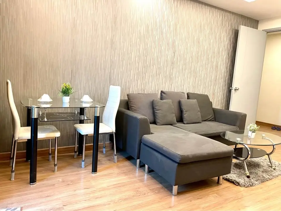 Thru Thonglor Two beds in Thonglor for rent 