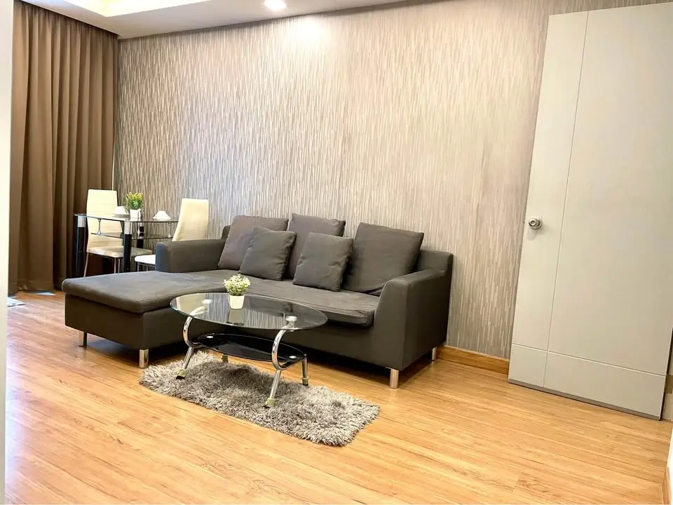 Thru Thonglor Two beds in Thonglor for rent 