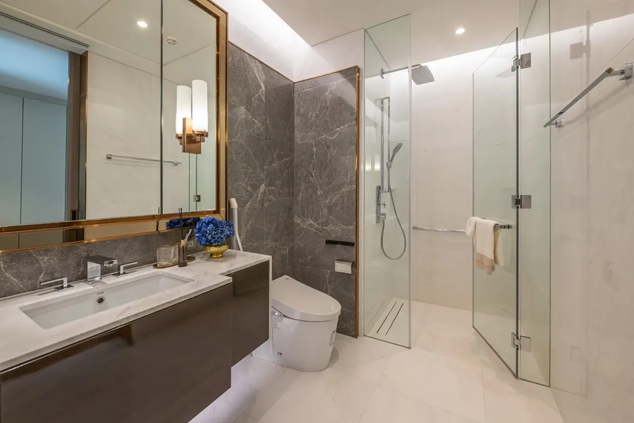 Sindhorn Tonson luxury furnished for rent 