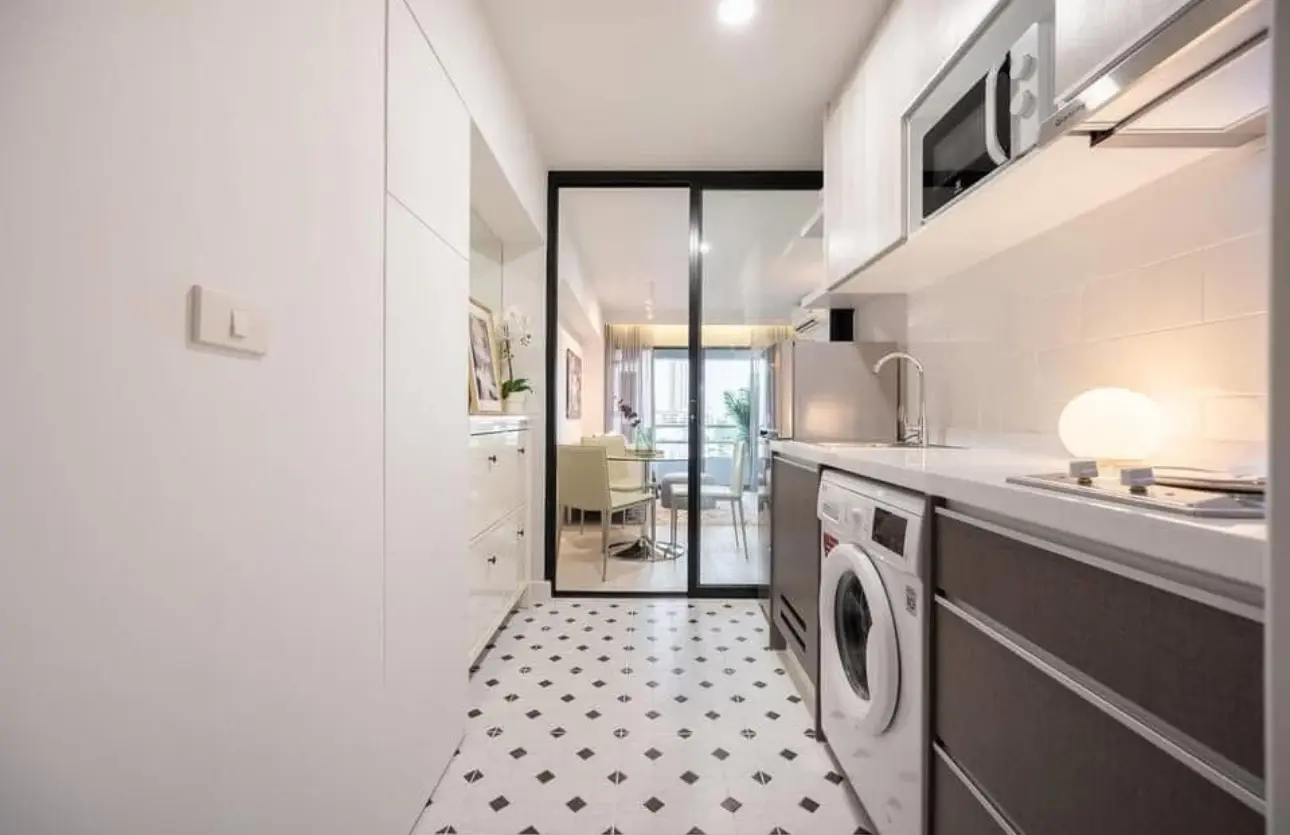 Thonglor Tower 2 beds 1 bath  newly renovated 