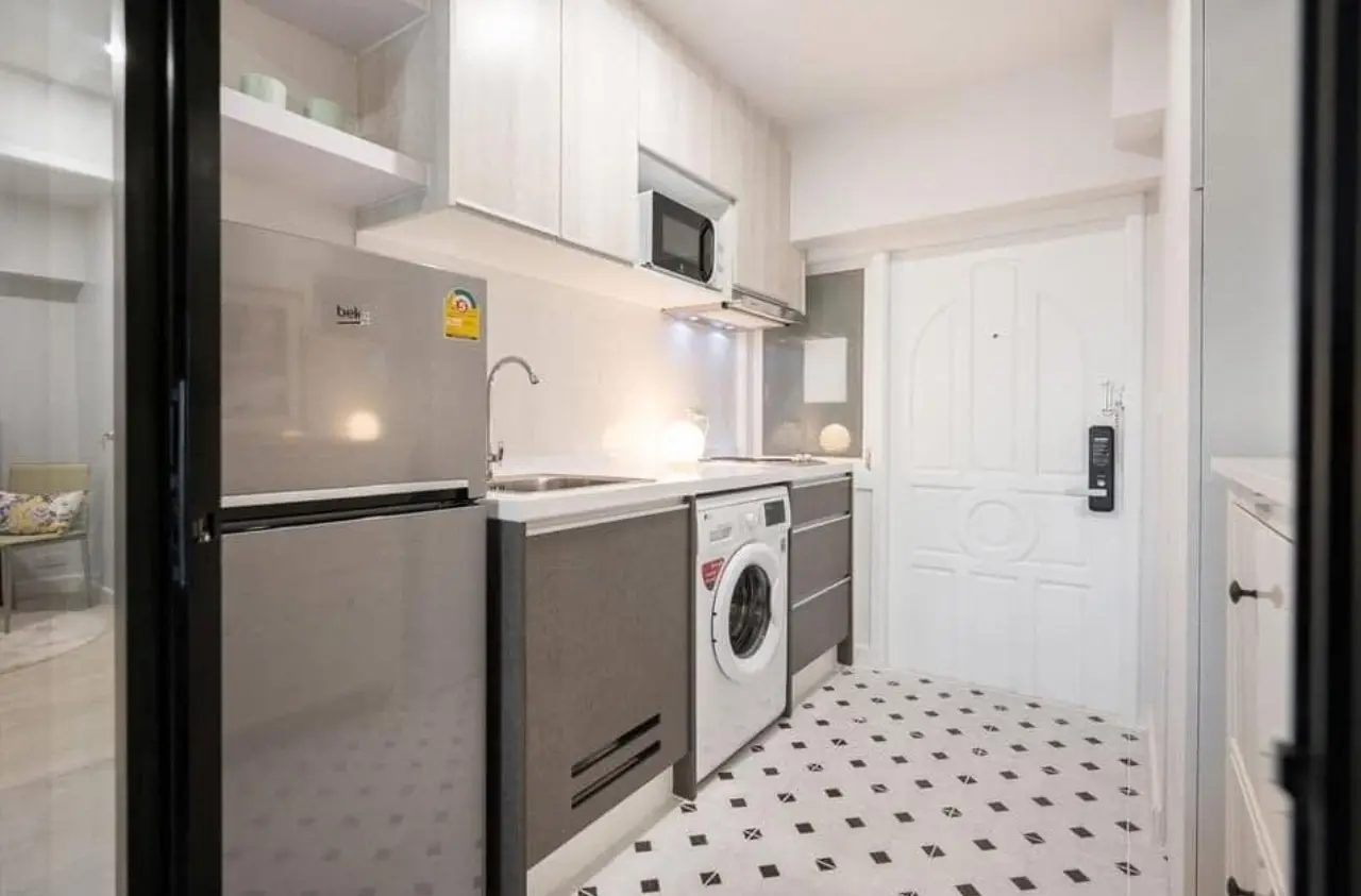 Thonglor Tower 2 beds 1 bath  newly renovated 