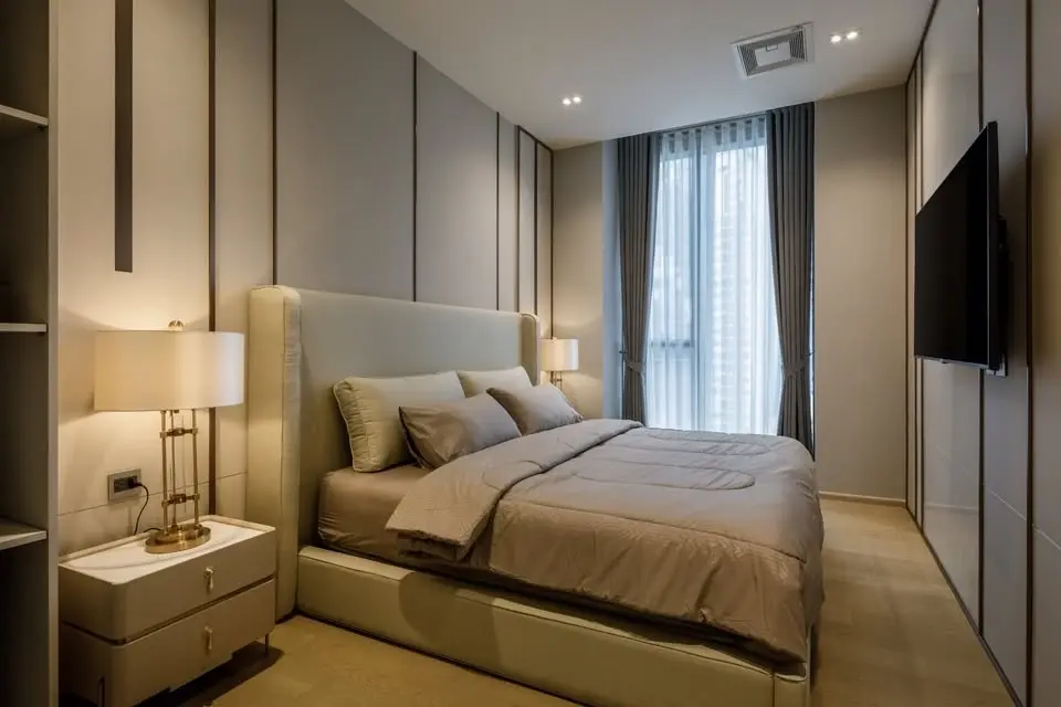 The Strand Thonglor for rent Corner Unit.