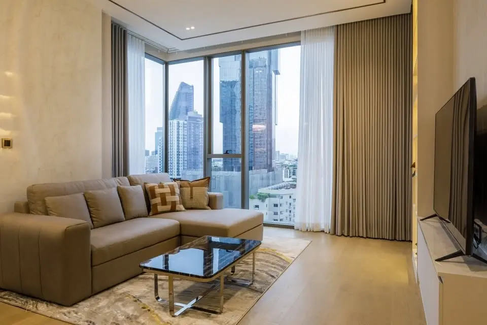 The Strand Thonglor for rent Corner Unit.