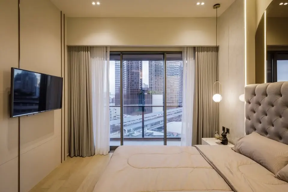The Strand Thonglor for rent Corner Unit.