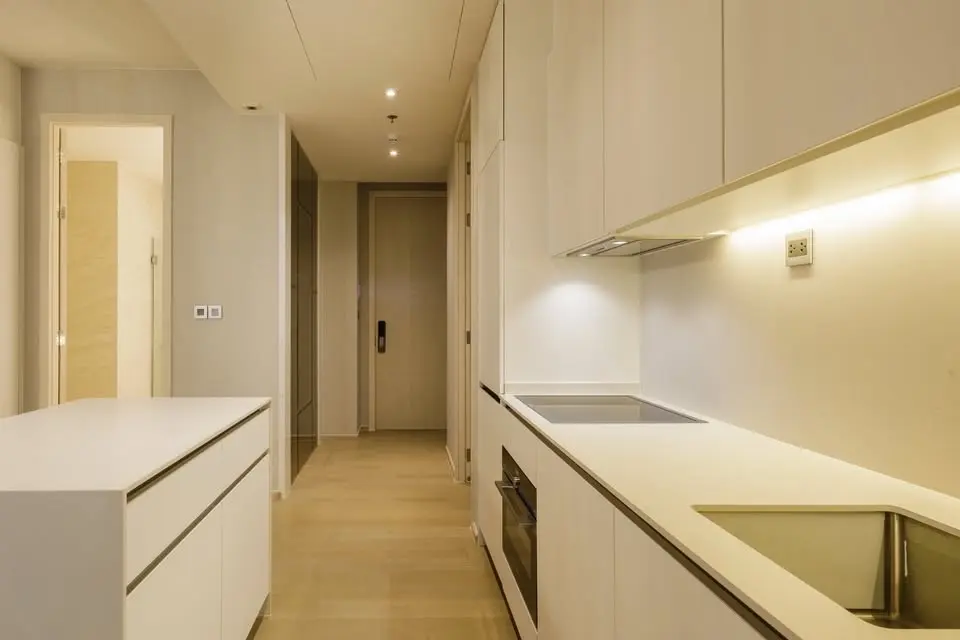 The Strand Thonglor for rent Corner Unit.