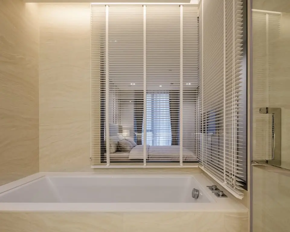 The Strand Thonglor for rent Corner Unit.