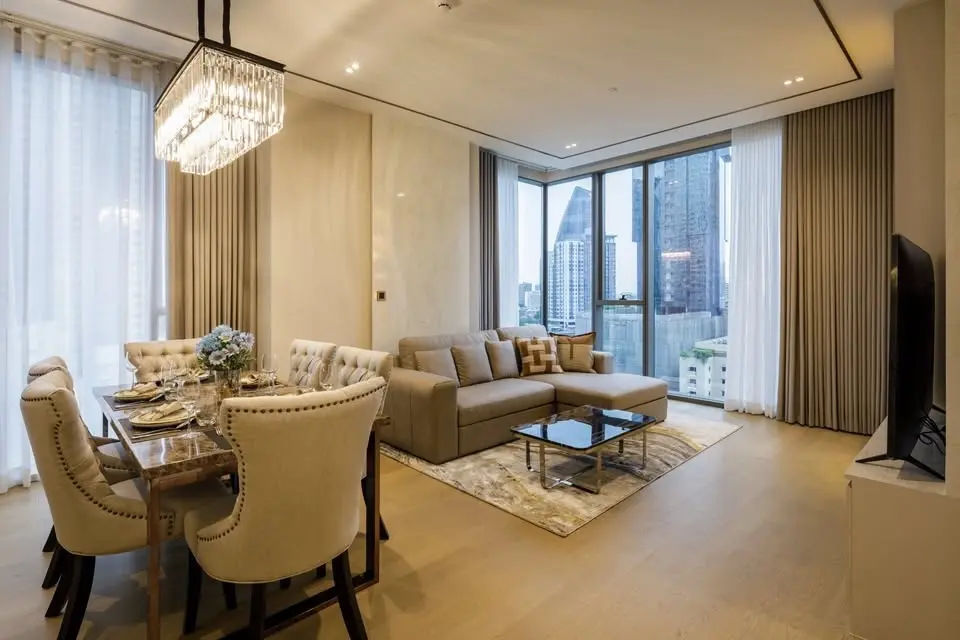 The Strand Thonglor for rent Corner Unit.