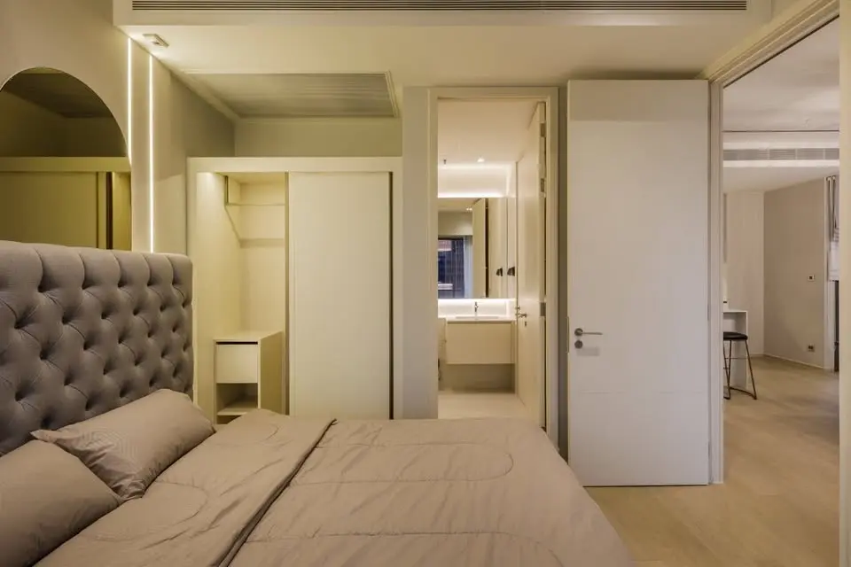 The Strand Thonglor for rent Corner Unit.