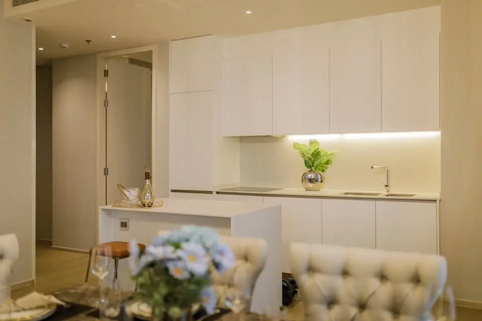 The Strand Thonglor for rent Corner Unit.