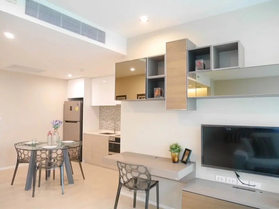 The Room Sukhumvit 21 well decorate for rent 