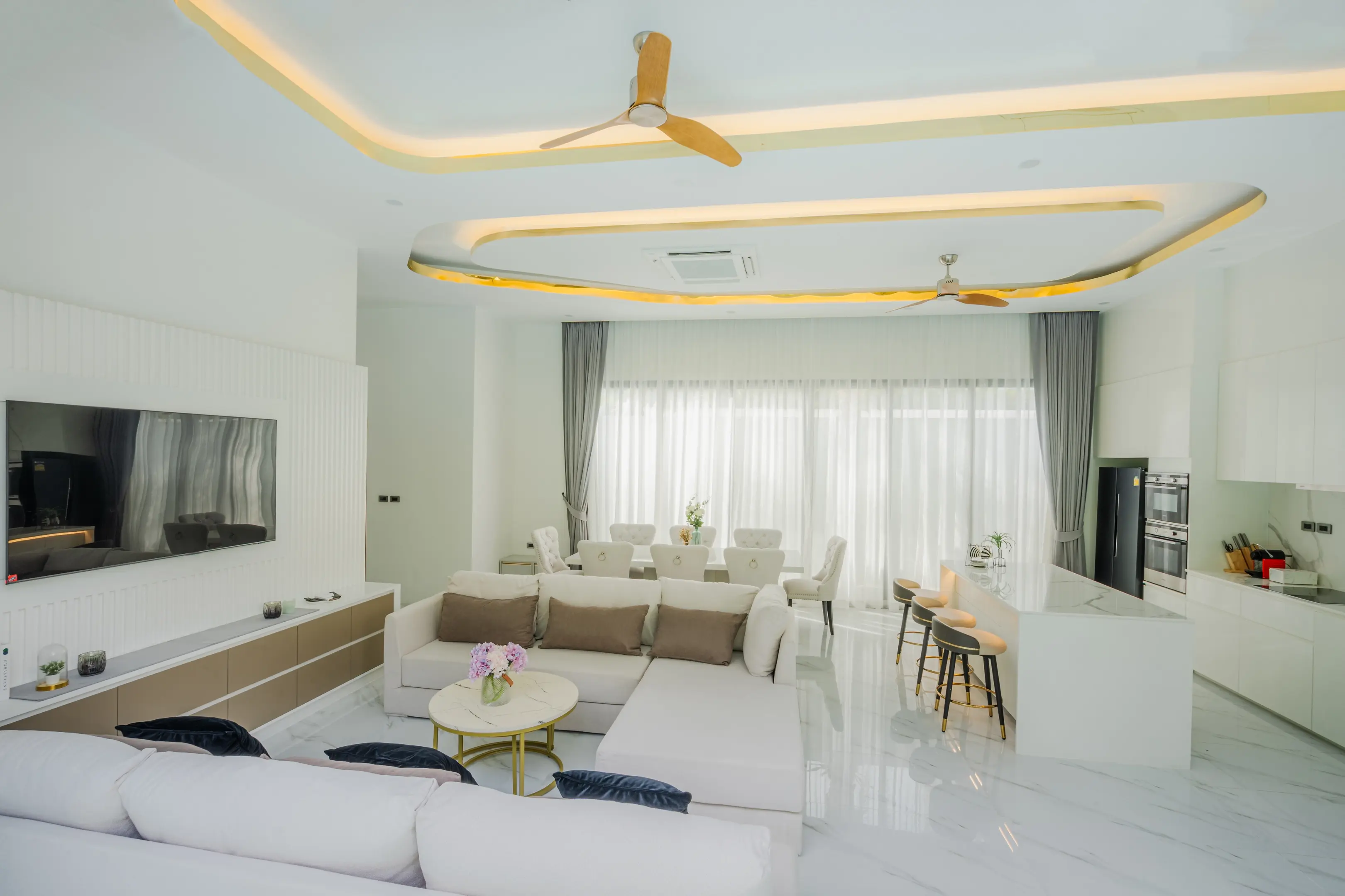 Spacious 5-Bedroom Modern Villa with Private Pool and Scenic Mountain Views in Menara, Phuket