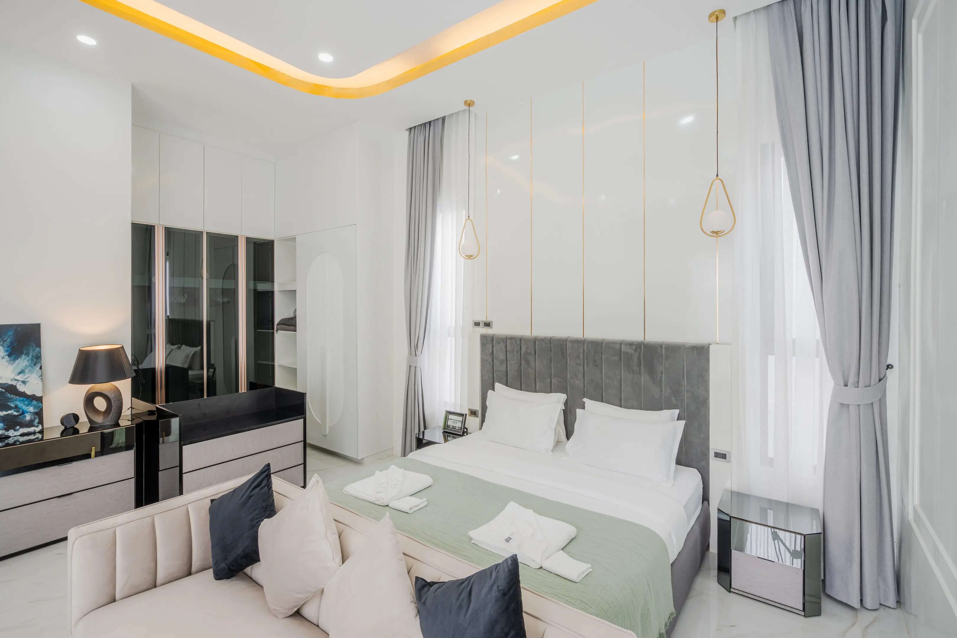 Spacious 5-Bedroom Modern Villa with Private Pool and Scenic Mountain Views in Menara, Phuket