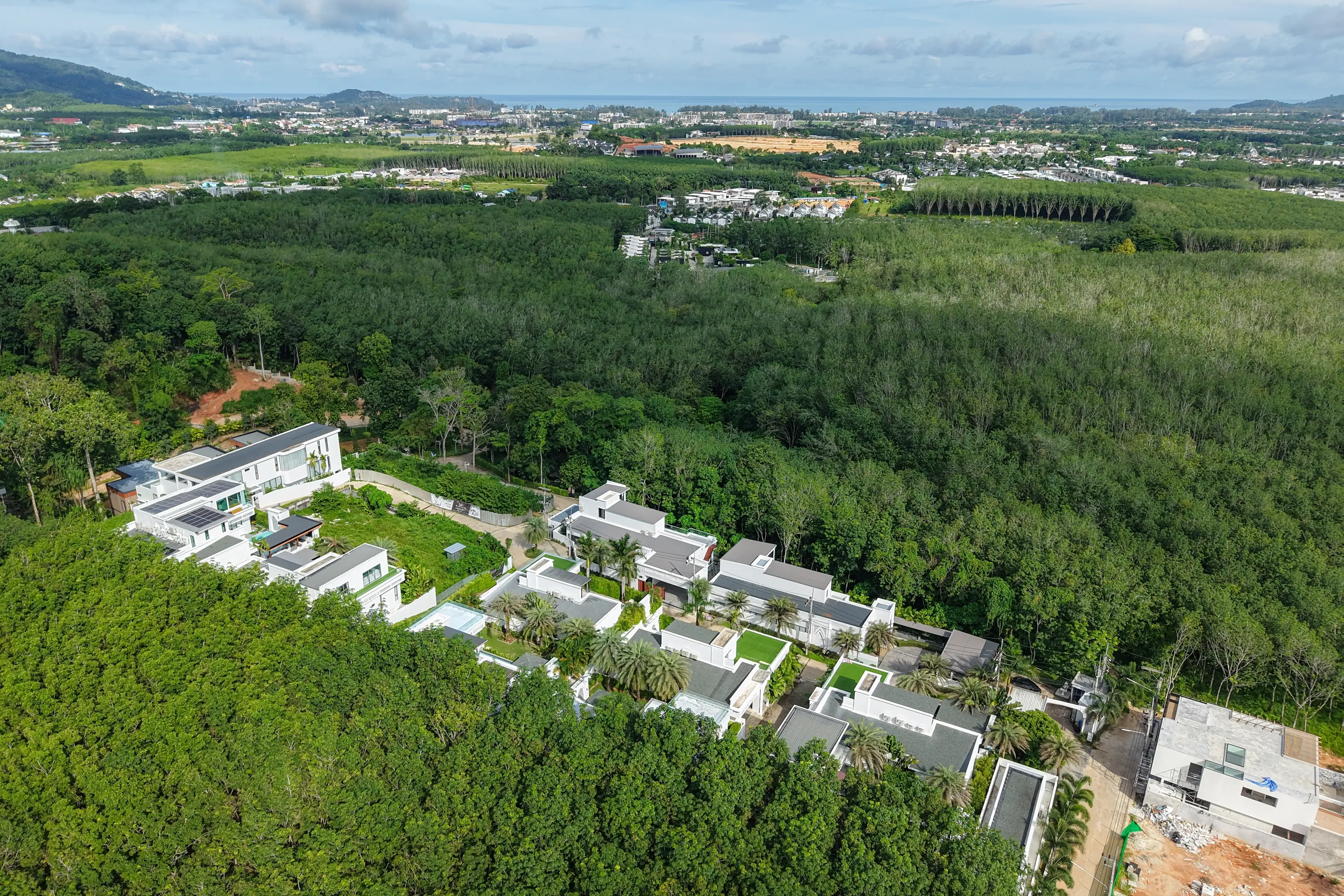 Spacious 5-Bedroom Modern Villa with Private Pool and Scenic Mountain Views in Menara, Phuket