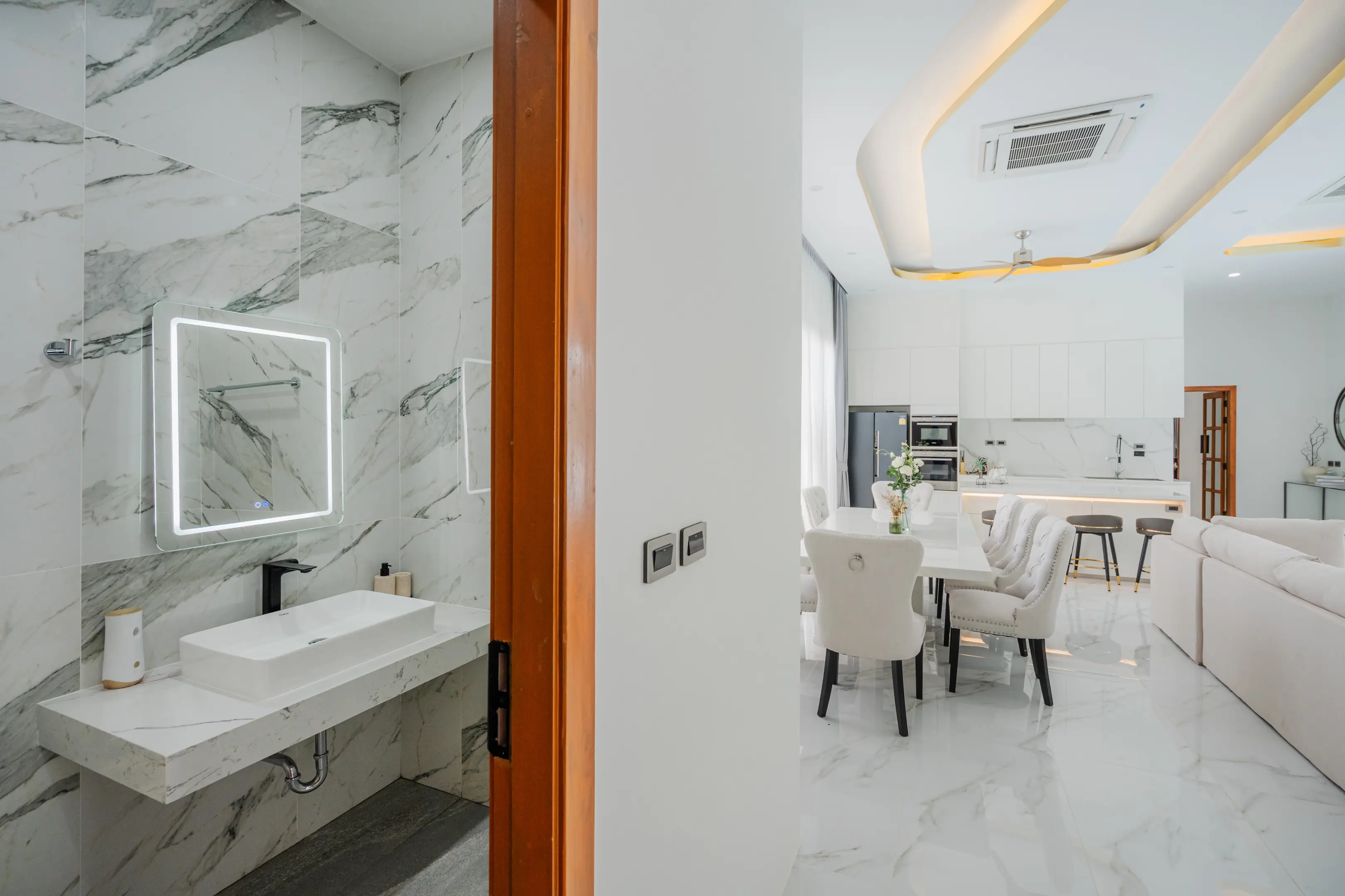 Spacious 5-Bedroom Modern Villa with Private Pool and Scenic Mountain Views in Menara, Phuket