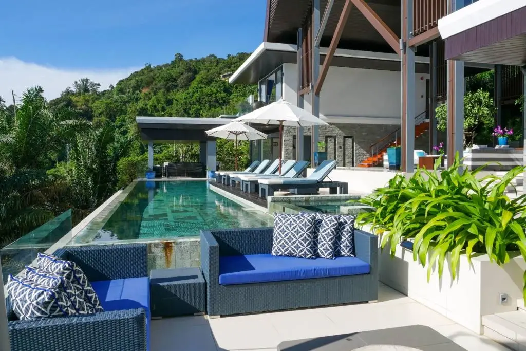 Exclusive Ultra-Luxury Six-Bedroom Sea View Villa on Millionaires’ Mile