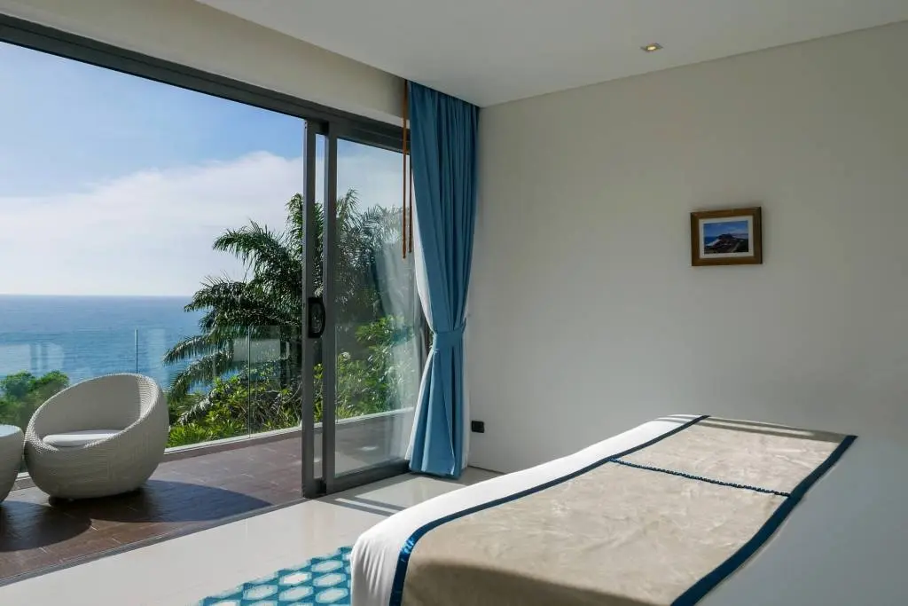 Exclusive Ultra-Luxury Six-Bedroom Sea View Villa on Millionaires’ Mile
