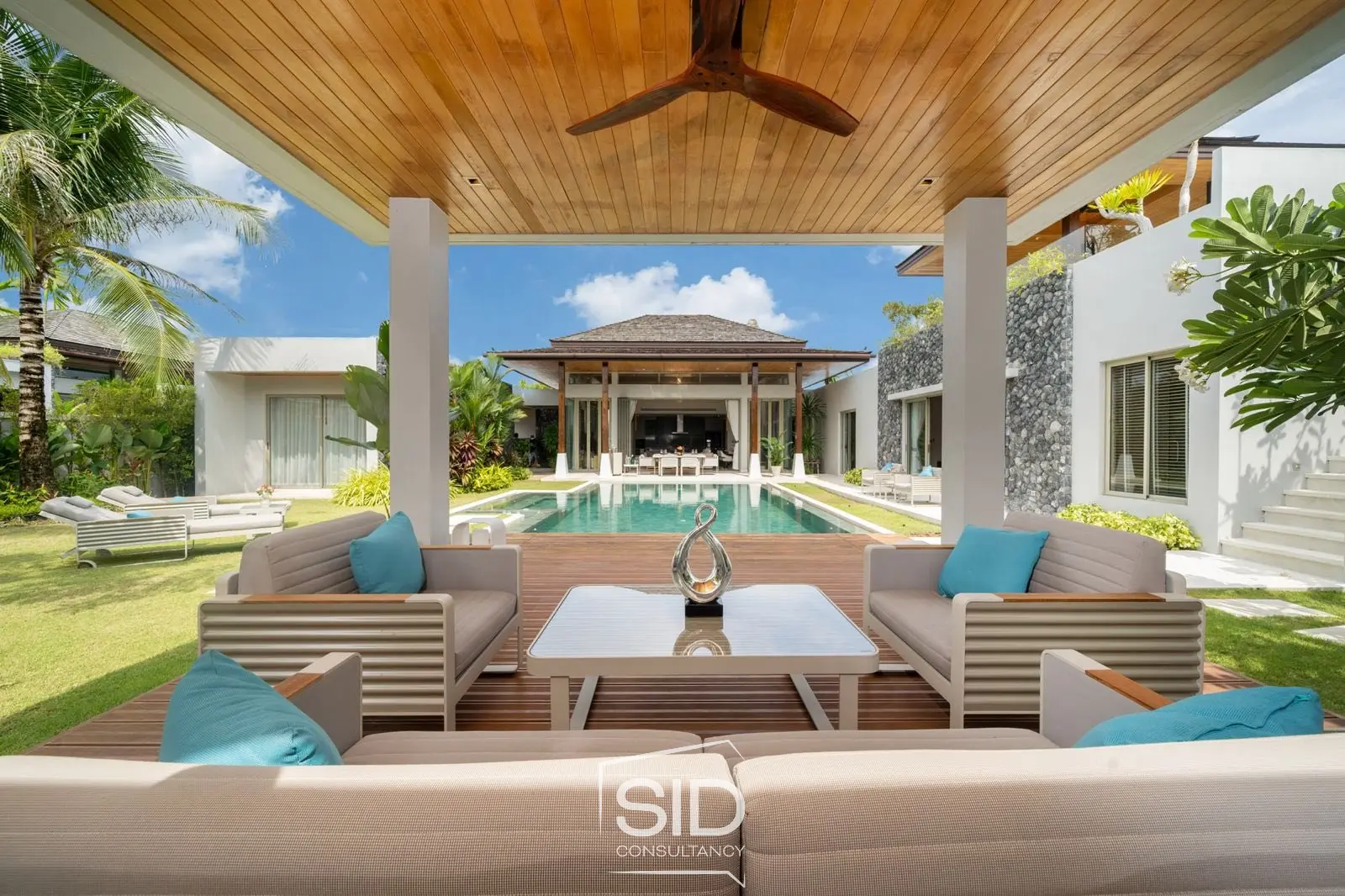 Luxury 4BR Pool Villa Near Bangtao Beach 