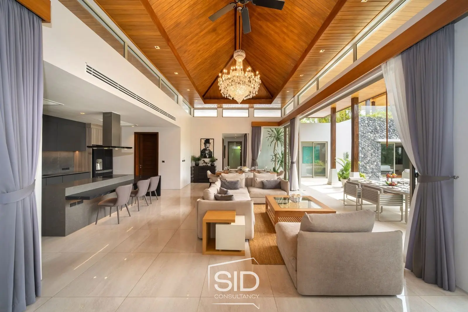 Luxury 4BR Pool Villa Near Bangtao Beach 