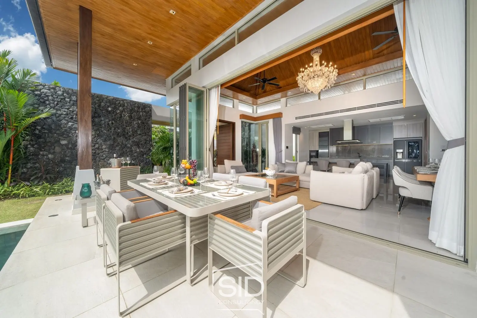 Luxury 4BR Pool Villa Near Bangtao Beach 