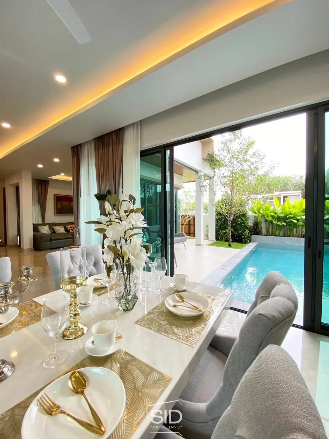 3 Bedrooms Pool VIlla For Rent in Pasak 