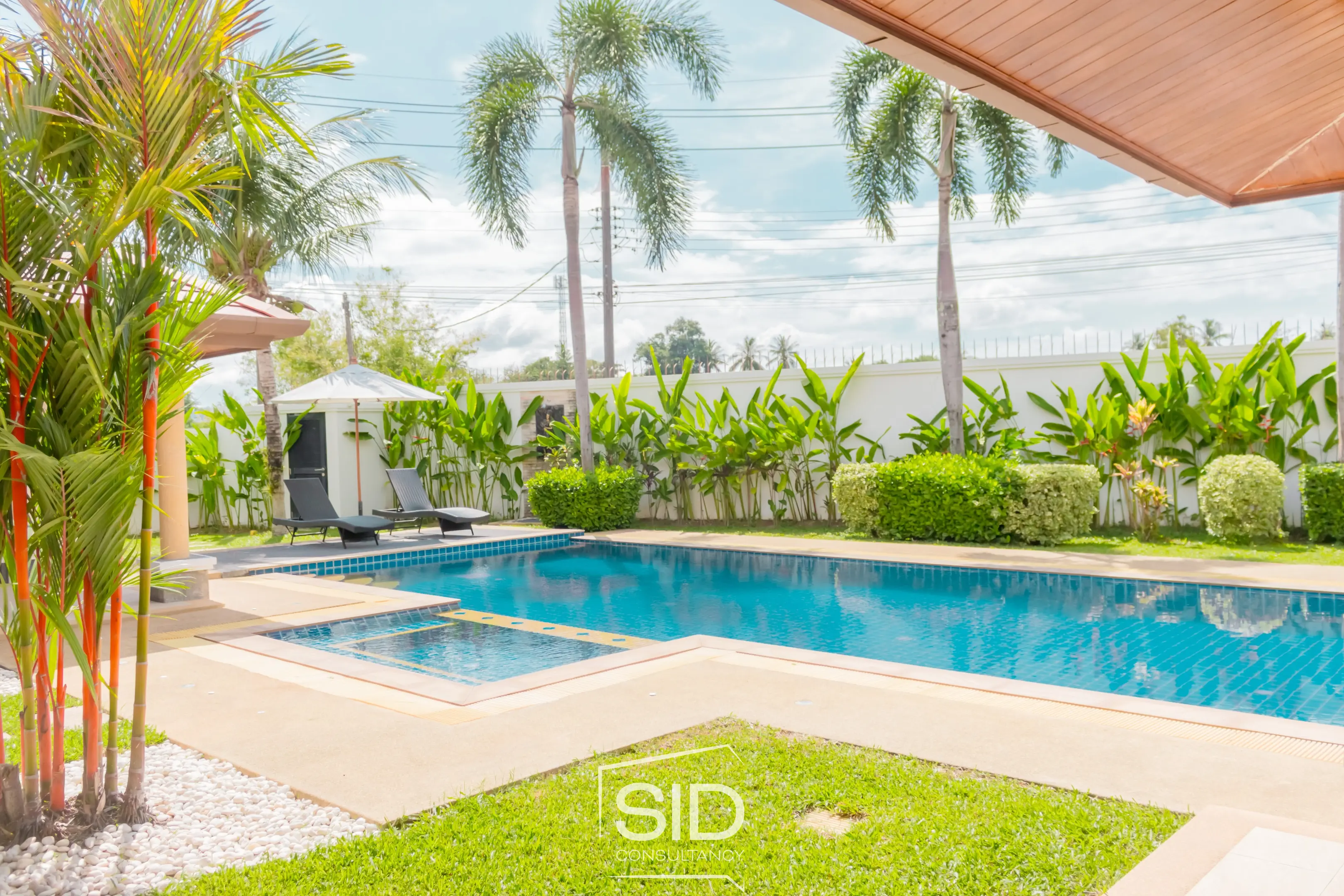 Villa 8 – Spacious Tropical Living in the Heart 