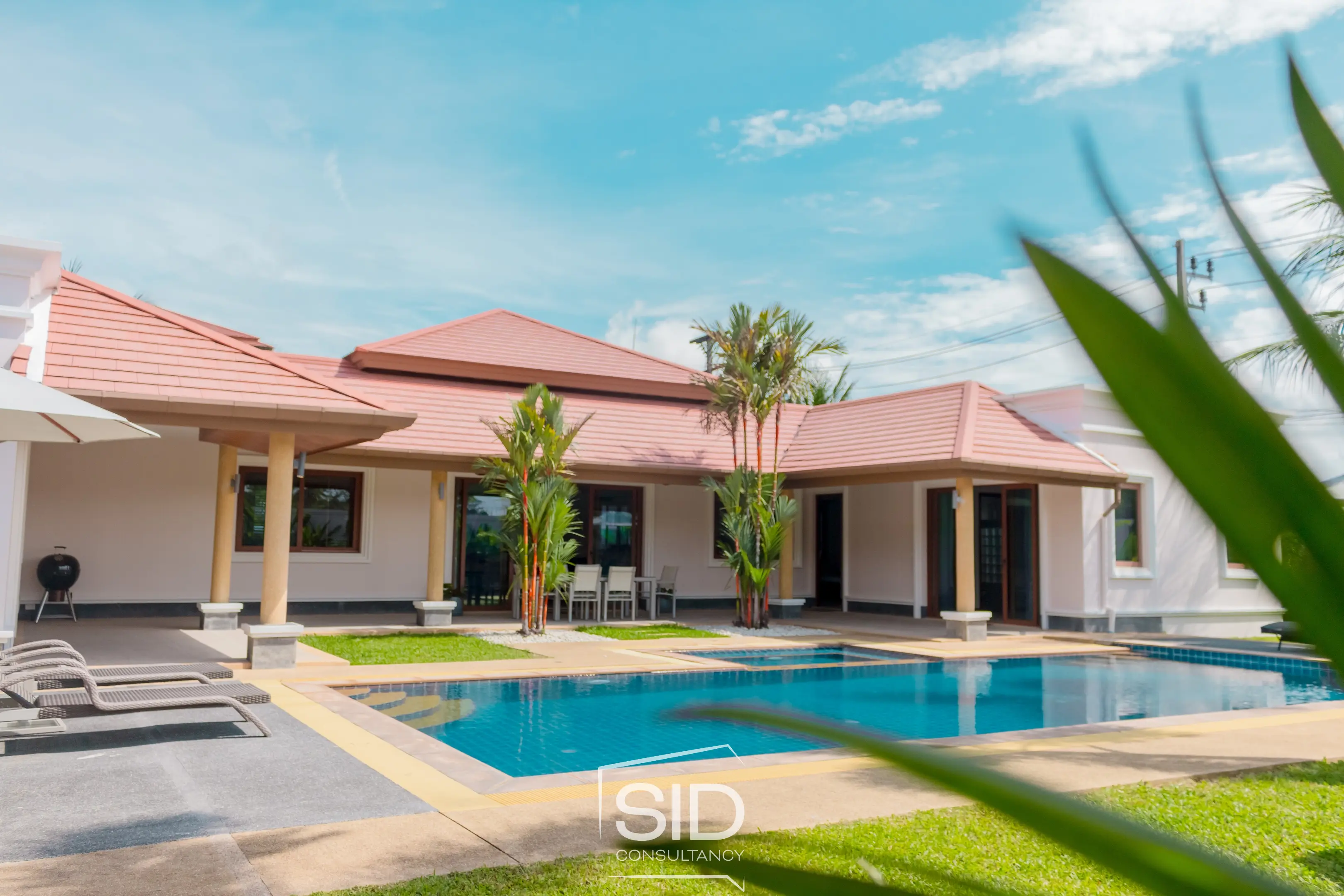 Villa 8 – Spacious Tropical Living in the Heart 