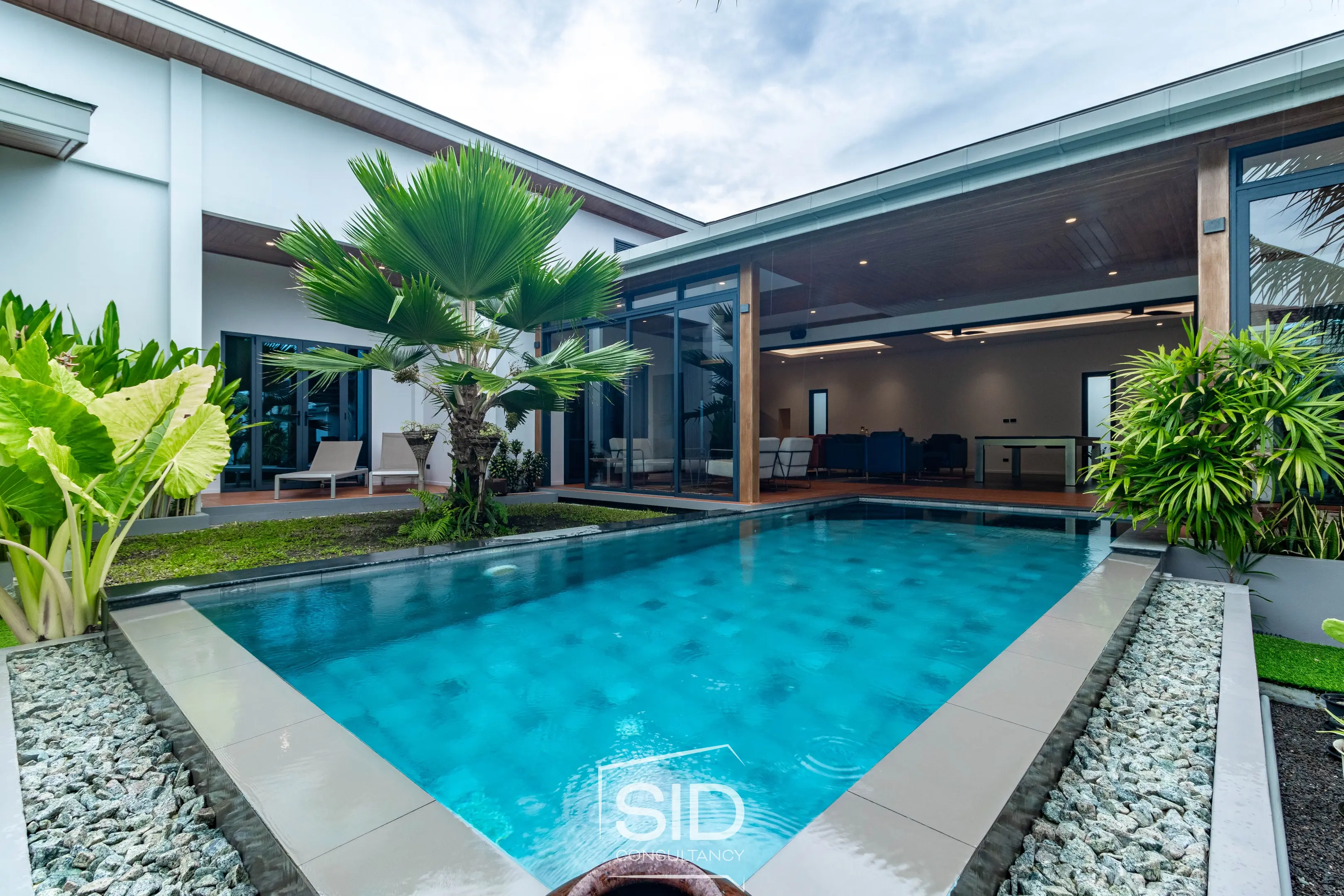 Modern 3 Bedrooms Pool Villa Near Laguna Phuket