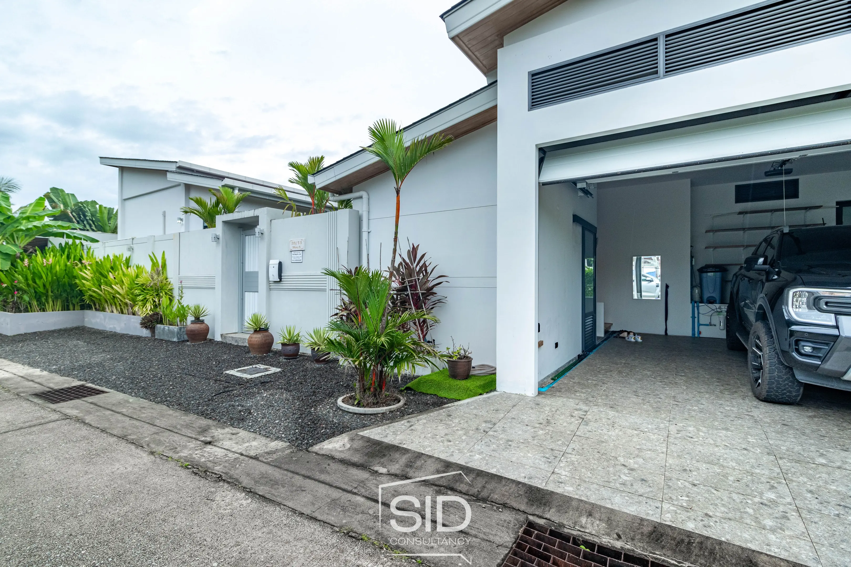 Modern 3 Bedrooms Pool Villa Near Laguna Phuket