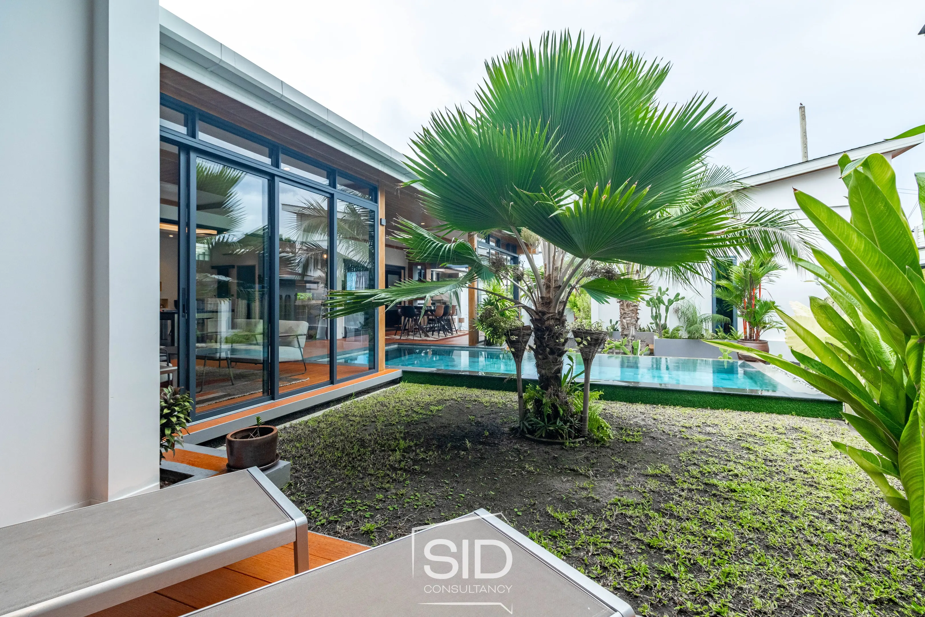Modern 3 Bedrooms Pool Villa Near Laguna Phuket