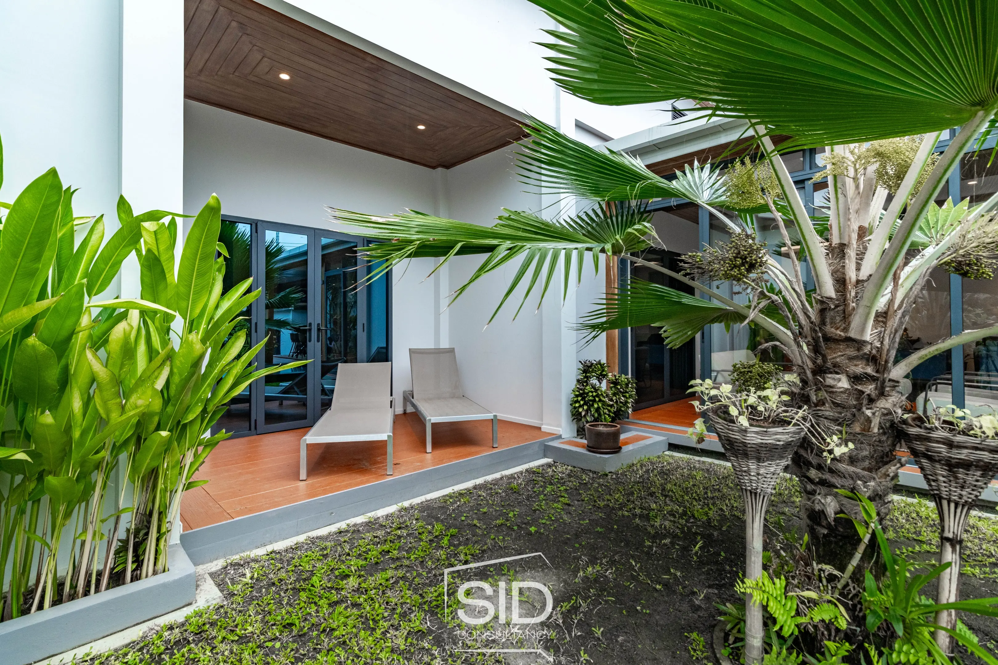 Modern 3 Bedrooms Pool Villa Near Laguna Phuket