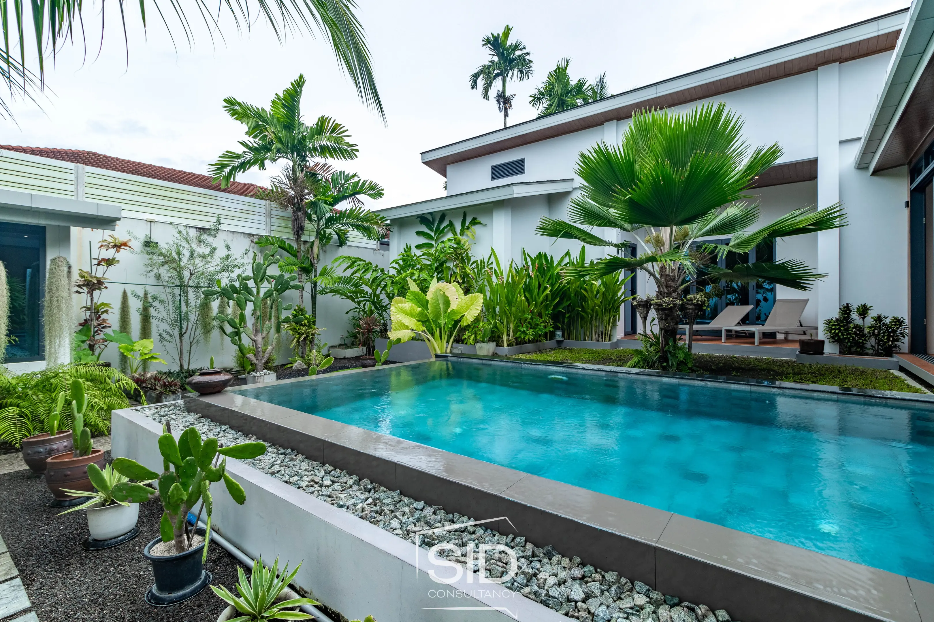 Modern 3 Bedrooms Pool Villa Near Laguna Phuket
