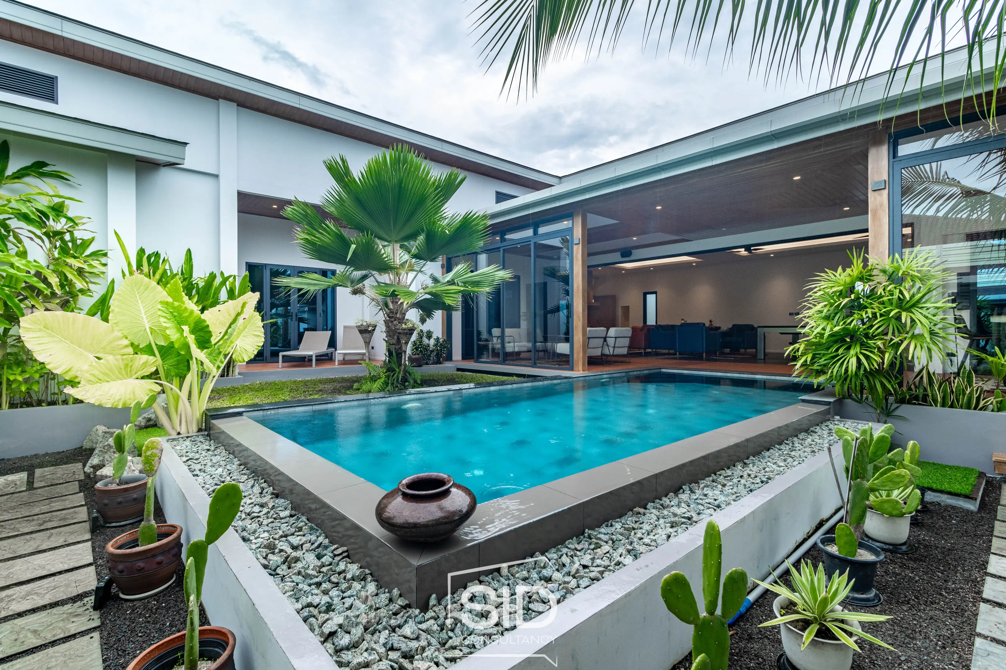 Modern 3 Bedrooms Pool Villa Near Laguna Phuket