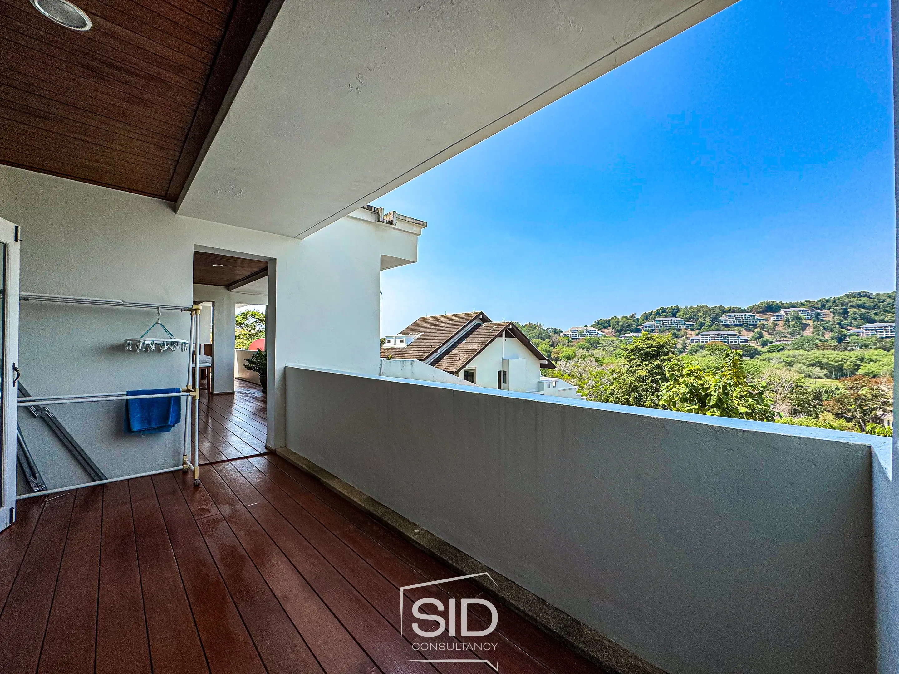 Blue Canyon Country Club Residence – Space, Serenity, and Prestige