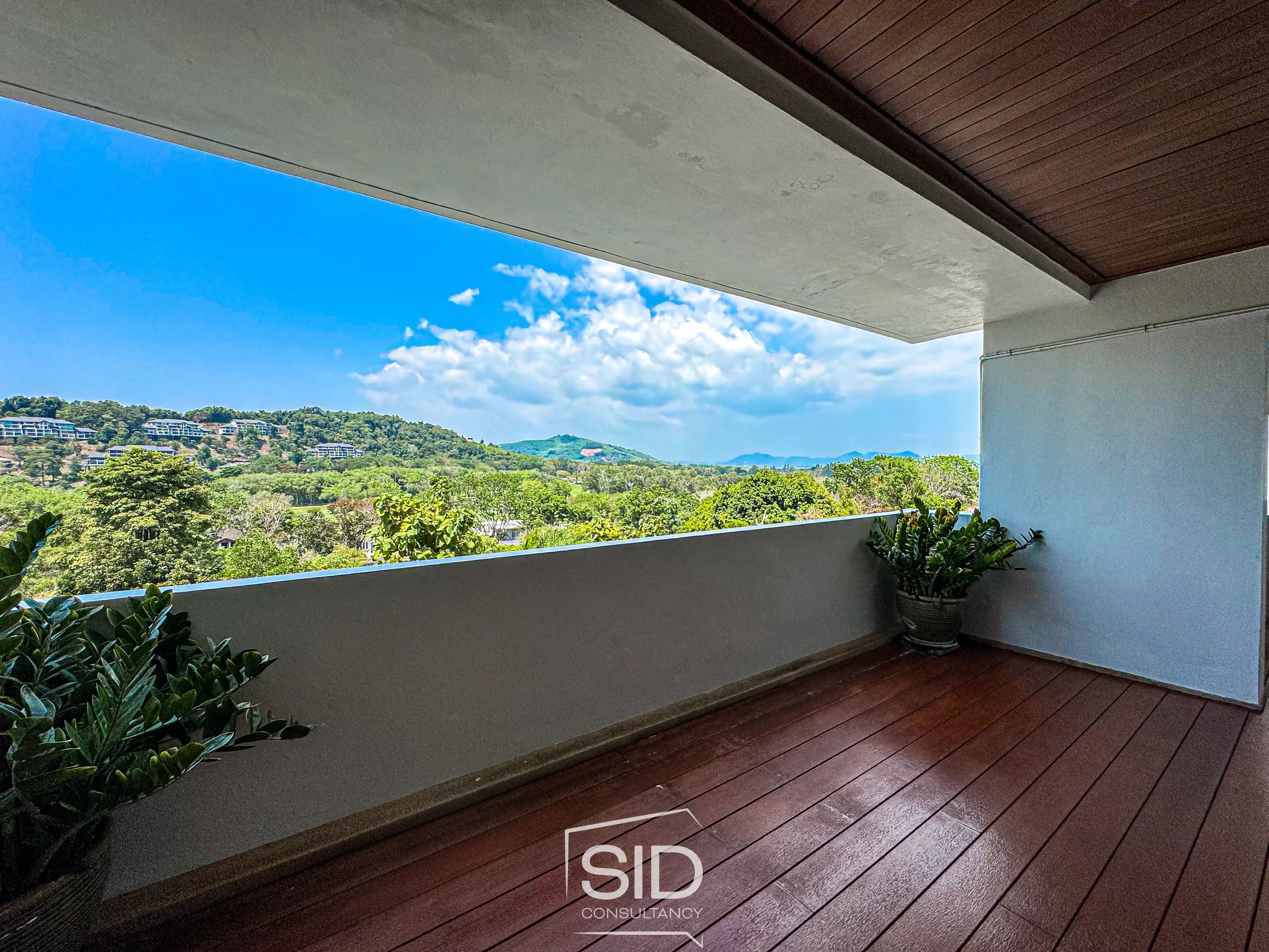 Blue Canyon Country Club Residence – Space, Serenity, and Prestige