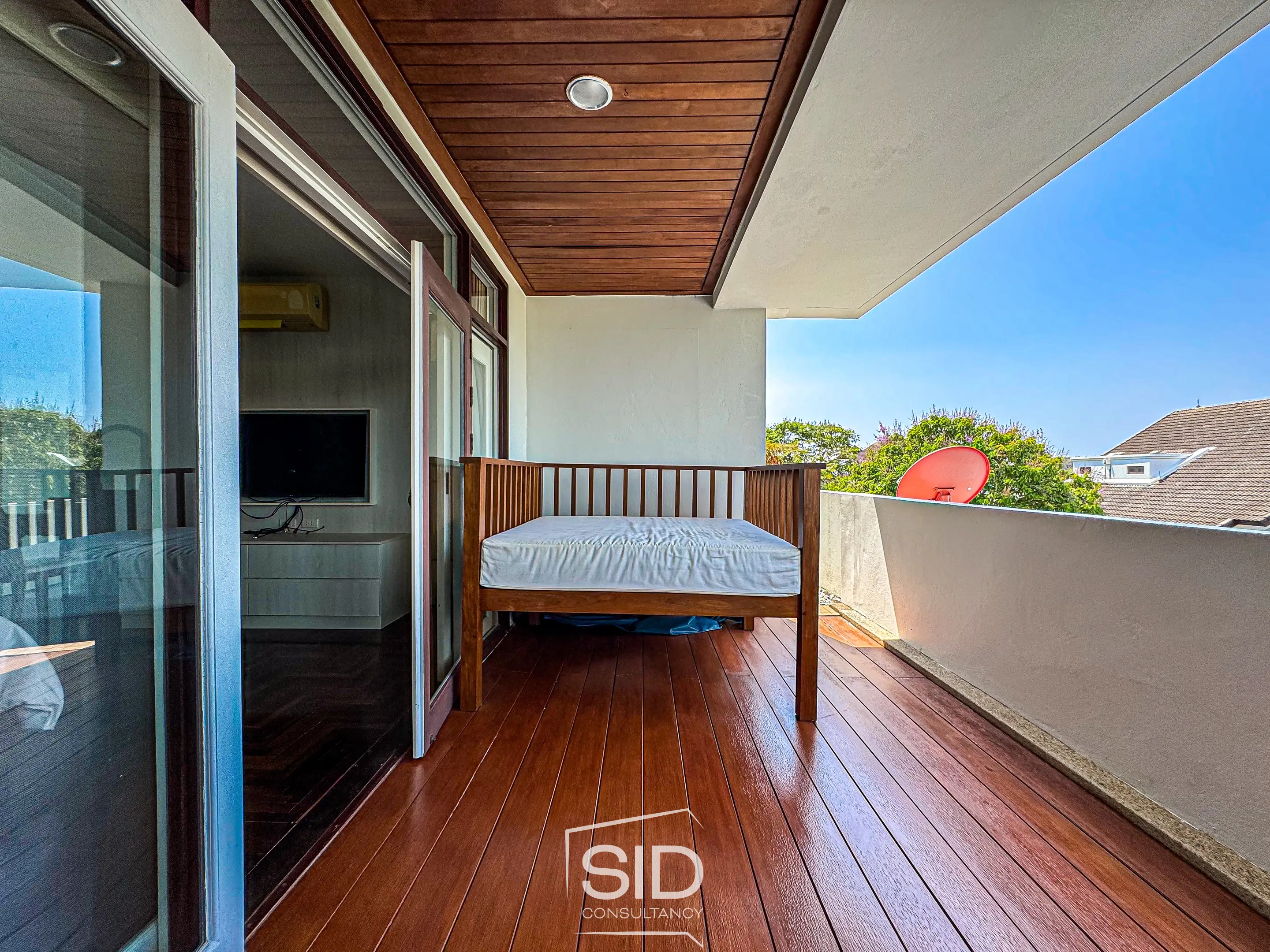 Blue Canyon Country Club Residence – Space, Serenity, and Prestige