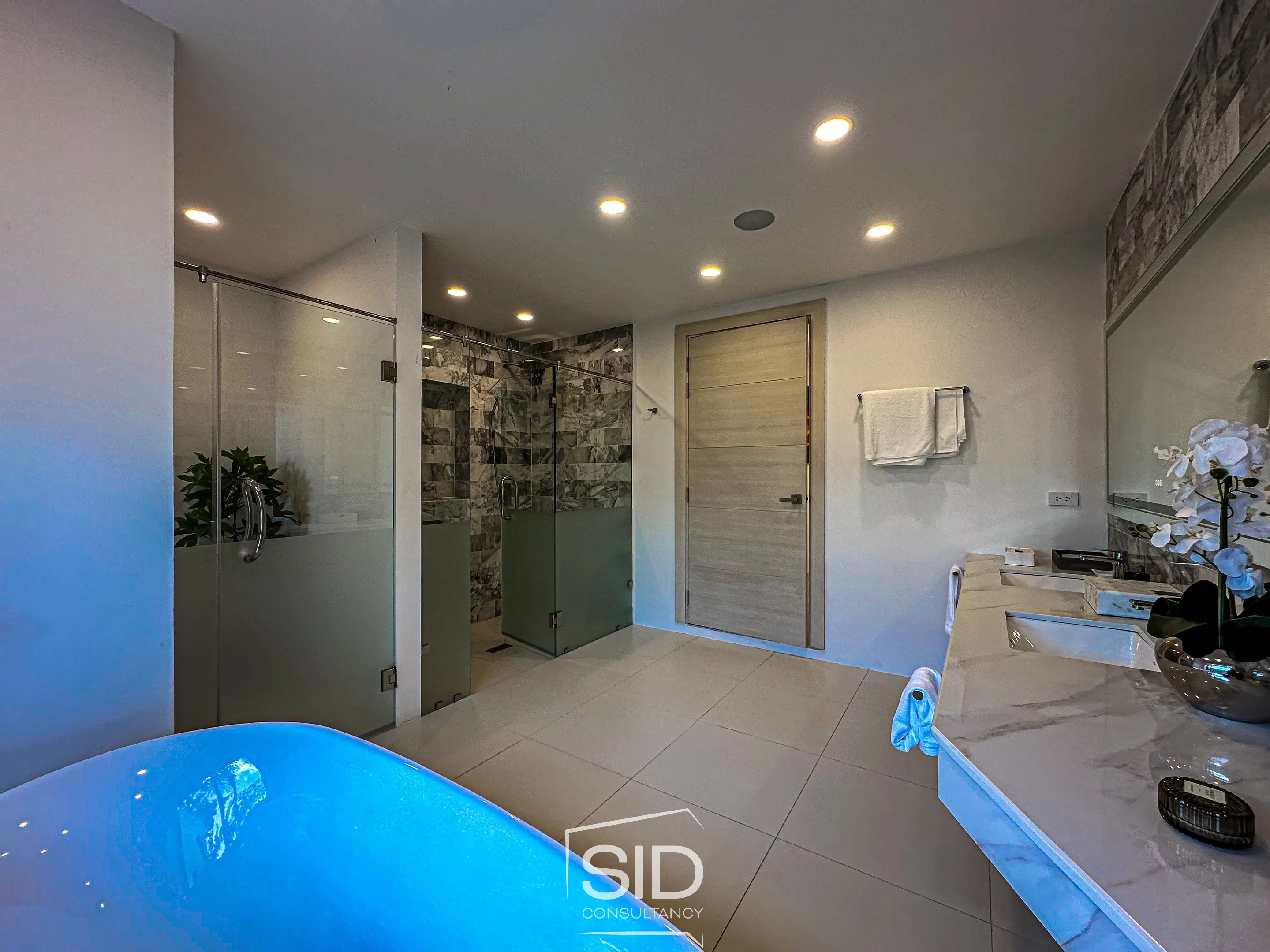 Spacious 6-Bedroom Modern Villa with Private Garden and Pool Views in Laguna Homes, Phuket