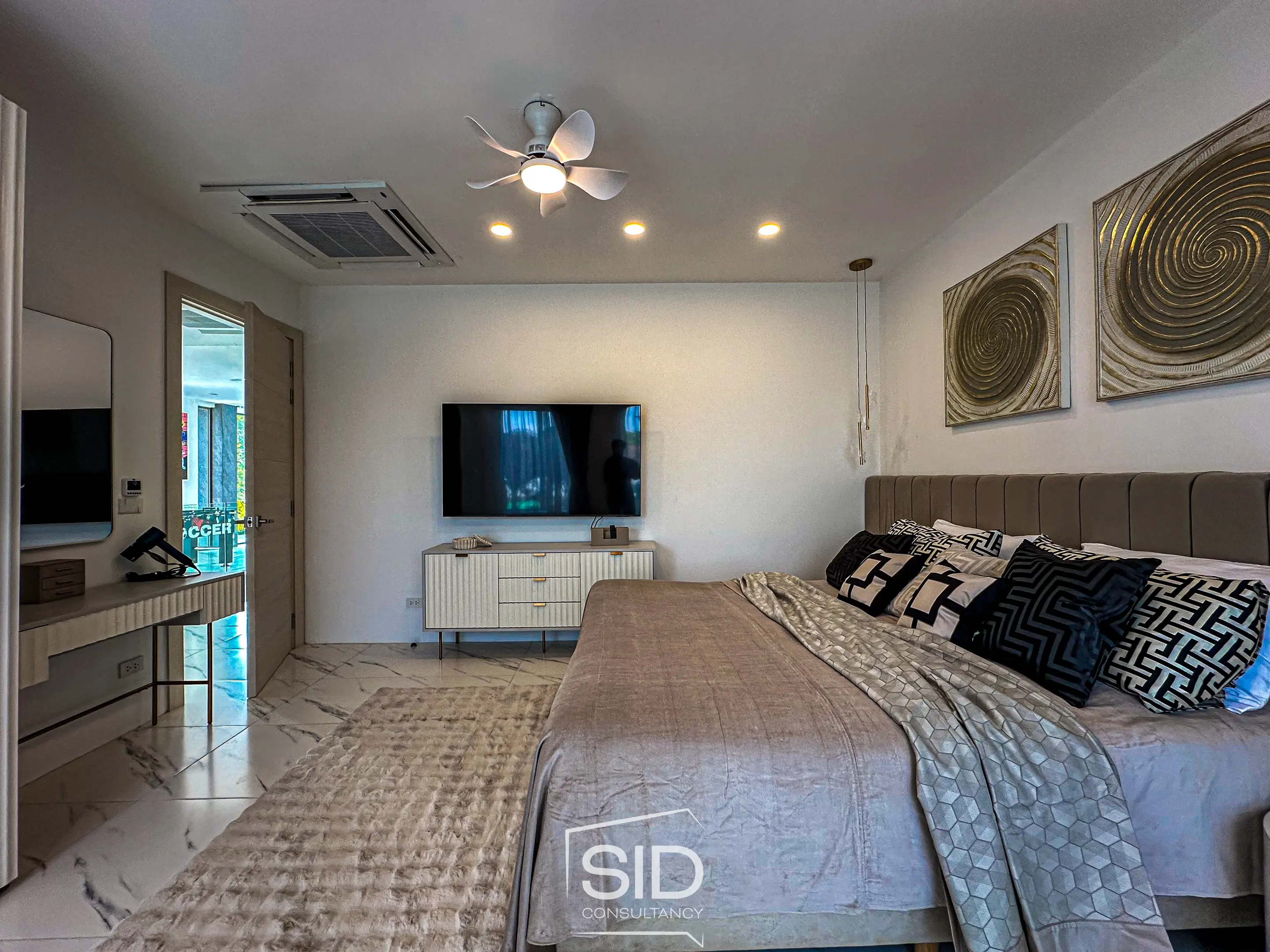 Spacious 6-Bedroom Modern Villa with Private Garden and Pool Views in Laguna Homes, Phuket