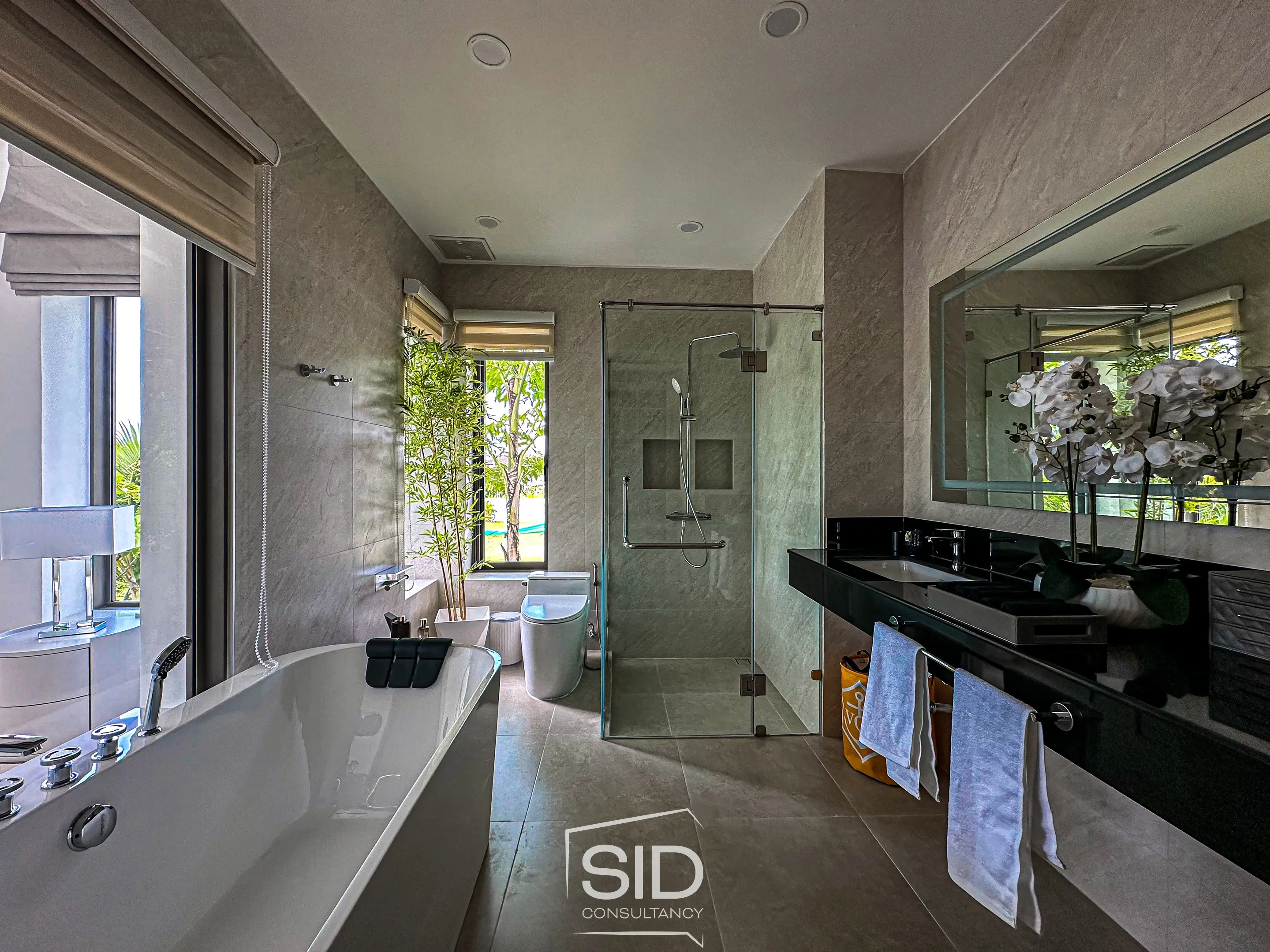 Spacious 6-Bedroom Modern Villa with Private Garden and Pool Views in Laguna Homes, Phuket