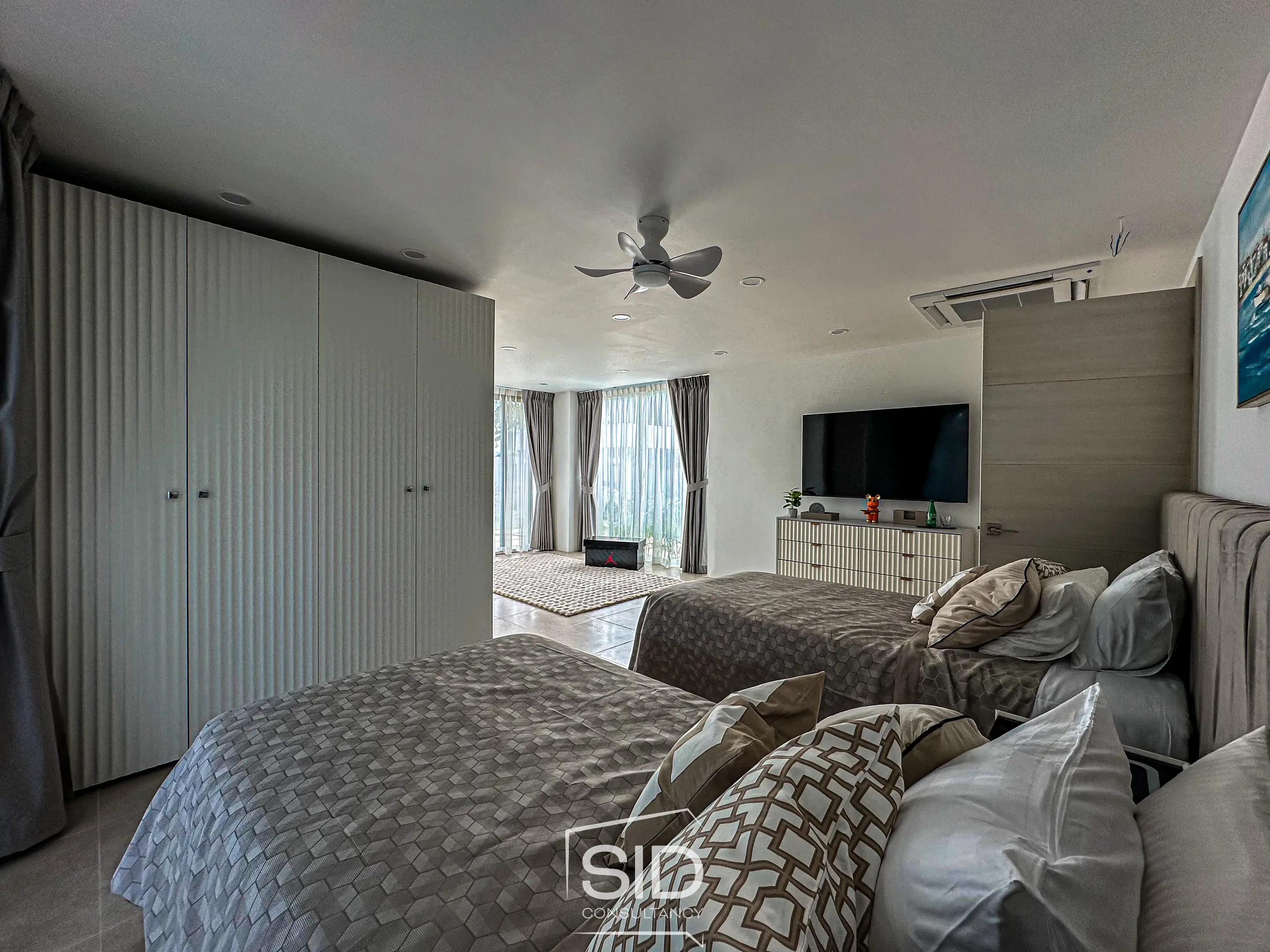 Spacious 6-Bedroom Modern Villa with Private Garden and Pool Views in Laguna Homes, Phuket
