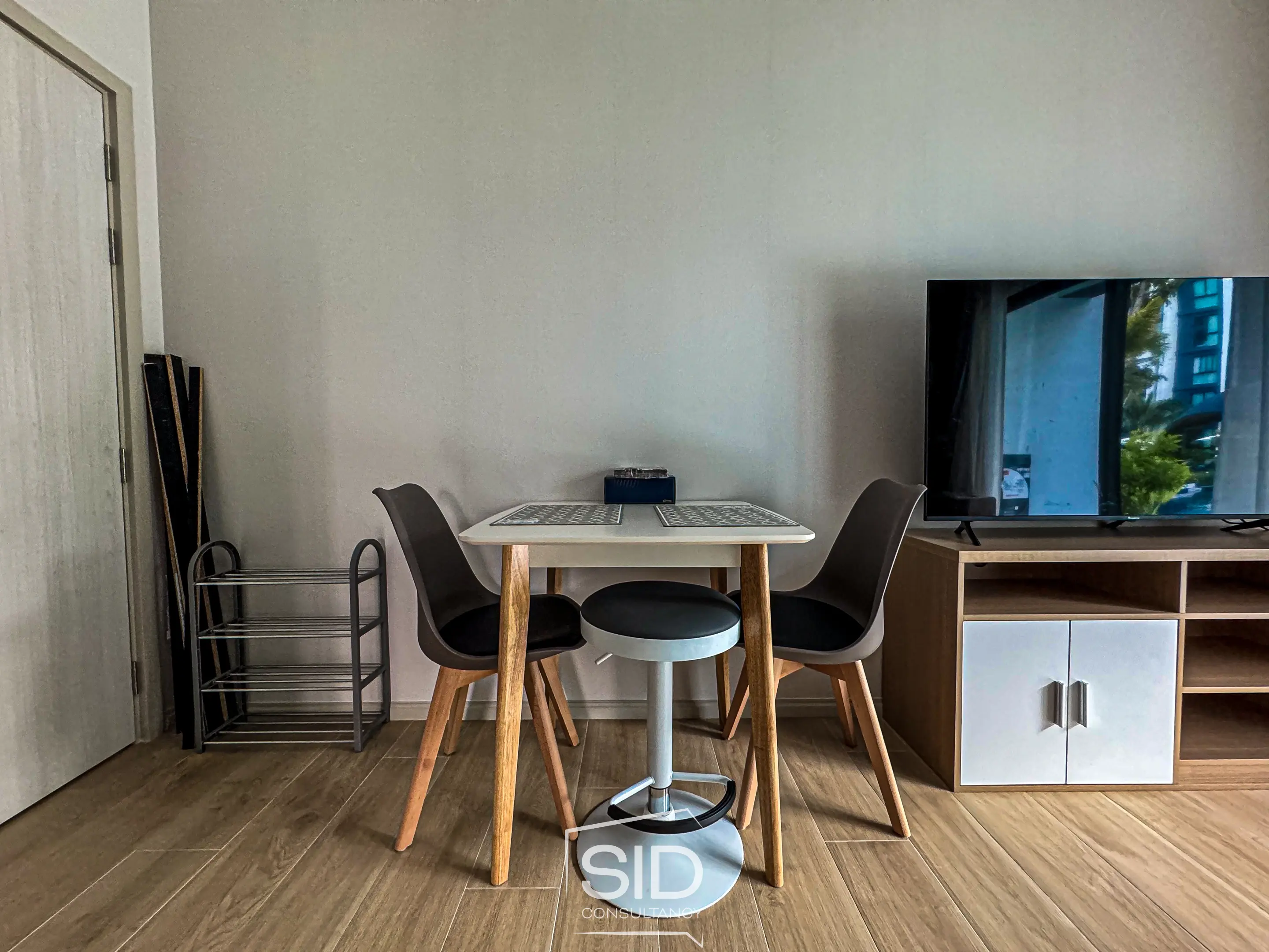 Modern 1-Bedroom Condo with Direct Pool Access – The Title Halo 1, Nai Yang
