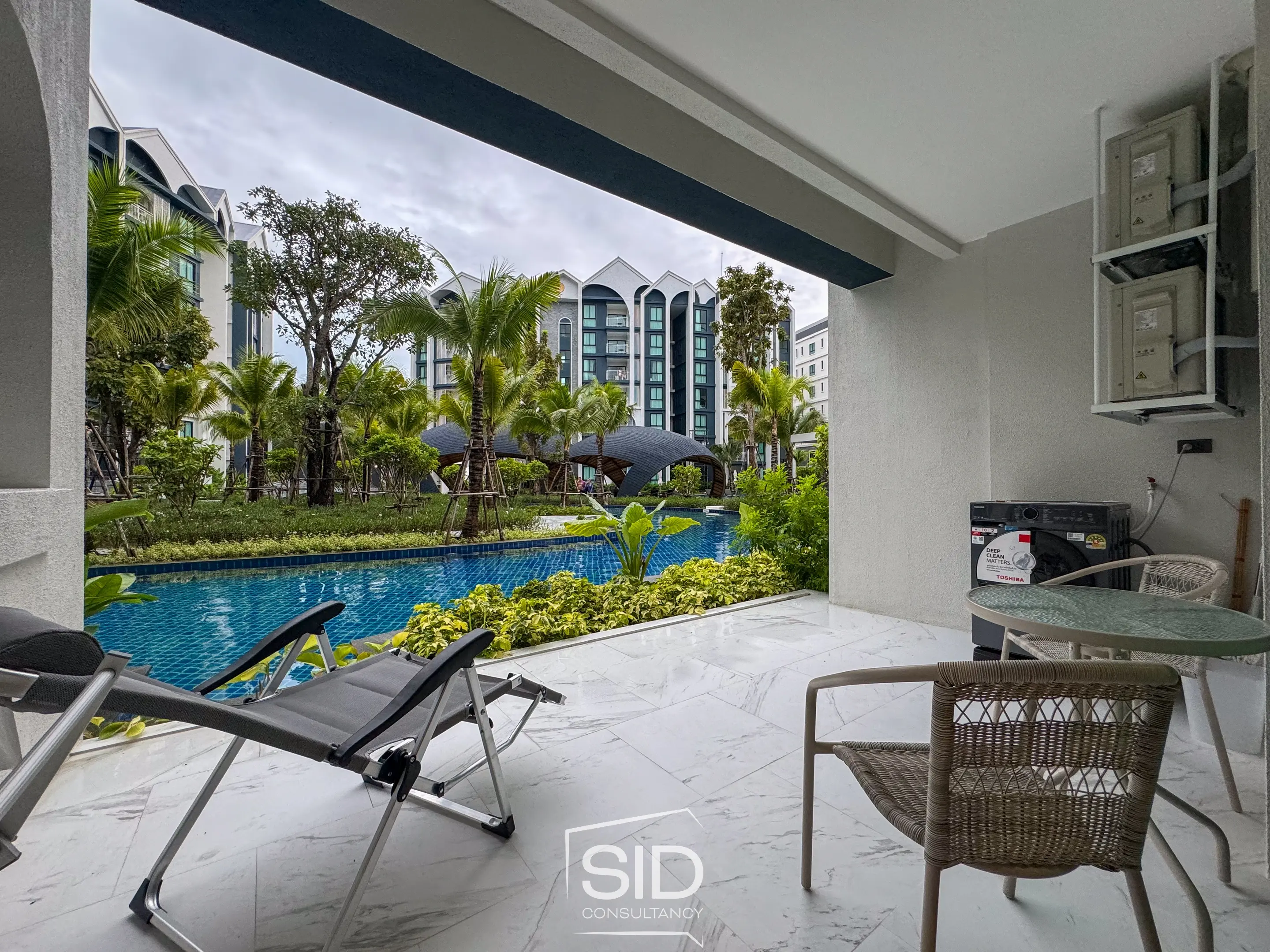Modern 1-Bedroom Condo with Direct Pool Access – The Title Halo 1, Nai Yang