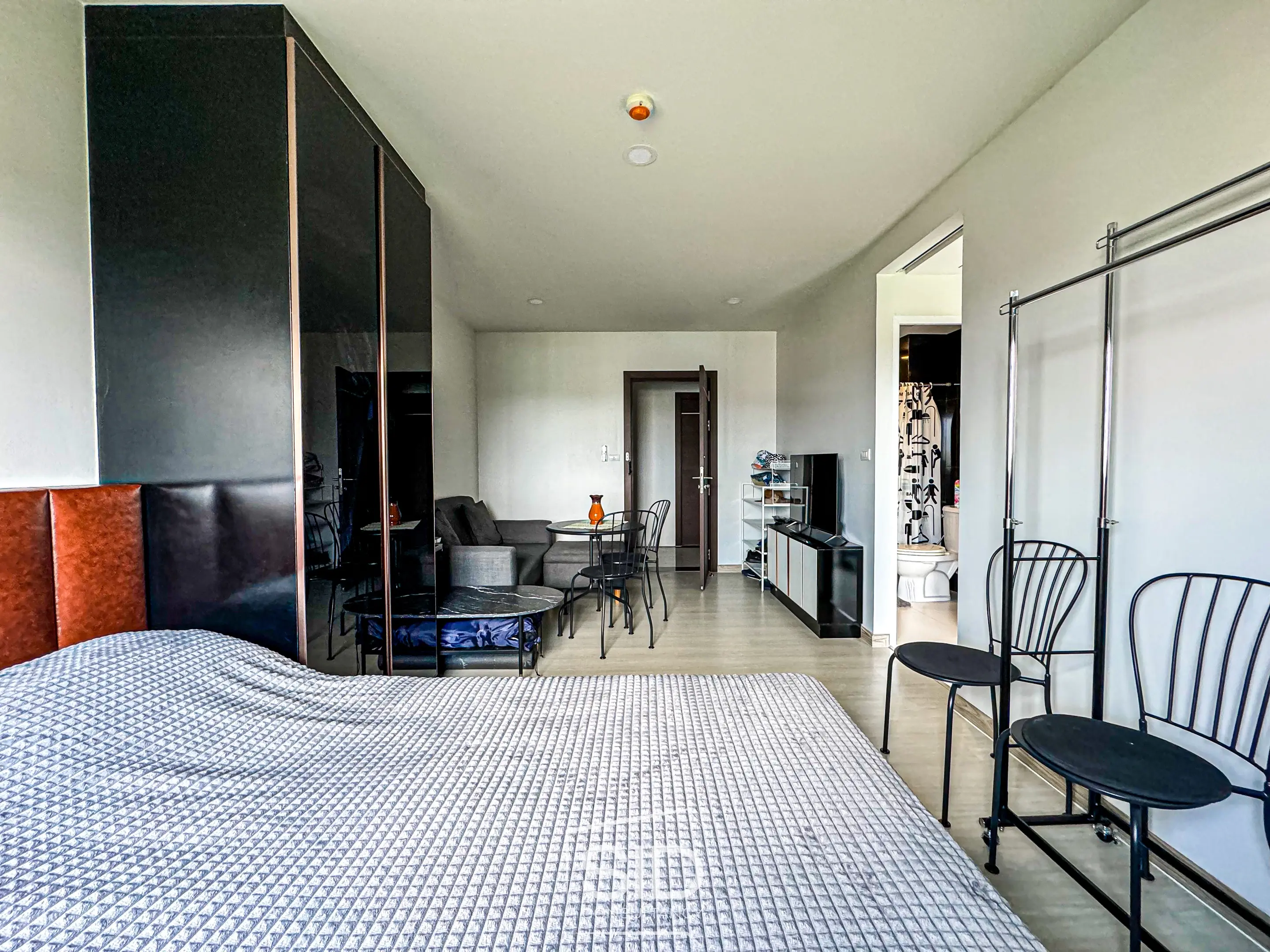 Cozy Studio at VIP Great Hill Airport – Facing the Sea & Sunset Direction