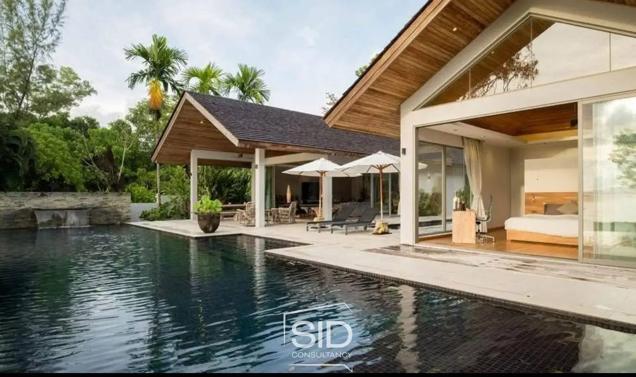 Unique Beachfront Villa – 5 Bedrooms, Private Beach