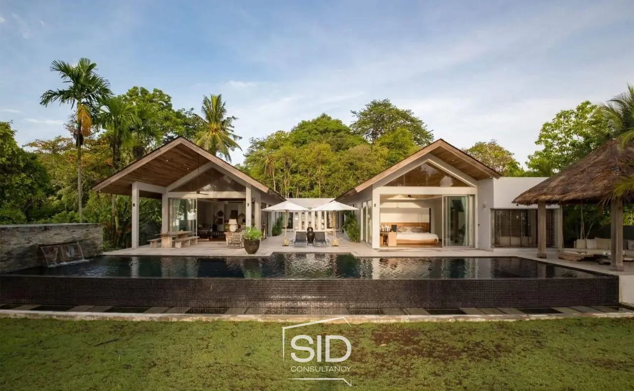 Unique Beachfront Villa – 5 Bedrooms, Private Beach