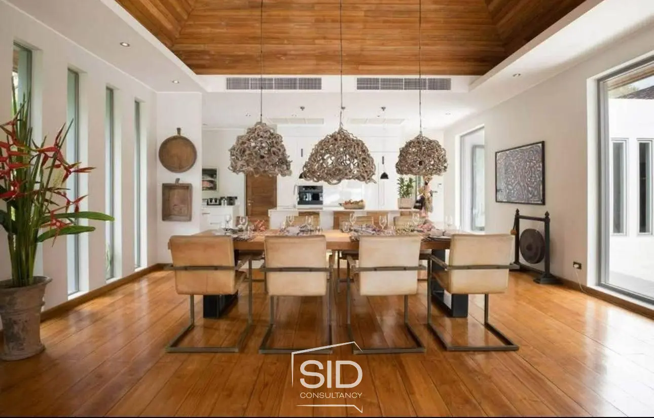 Unique Beachfront Villa – 5 Bedrooms, Private Beach