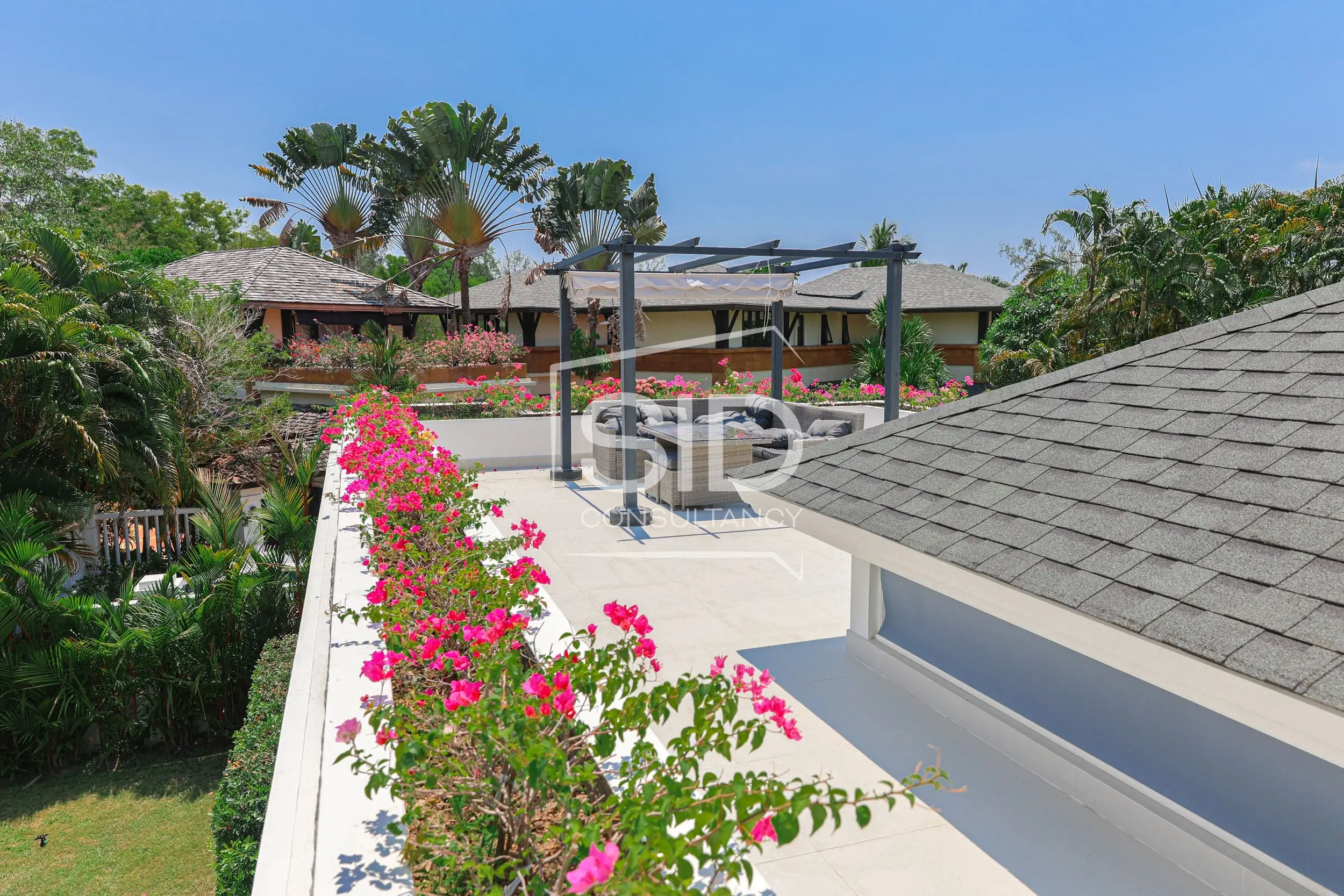 4-bedroom Villa Chom Tawan, Bangtao Beachfront