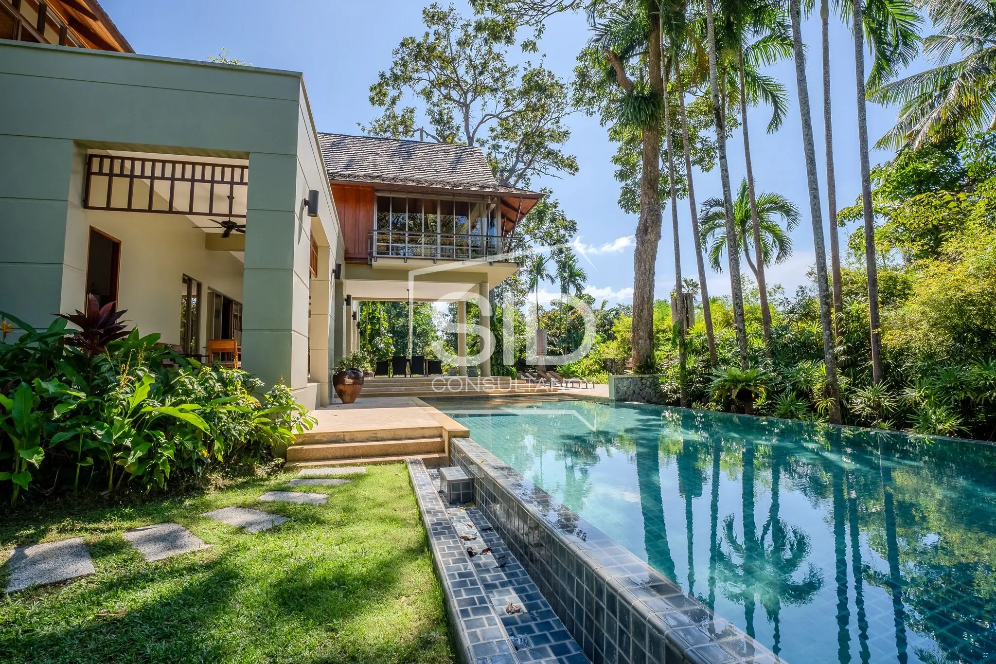 Tropical Residence, Layan — 4 Bedrooms, 15-Meter Pool, Sea View