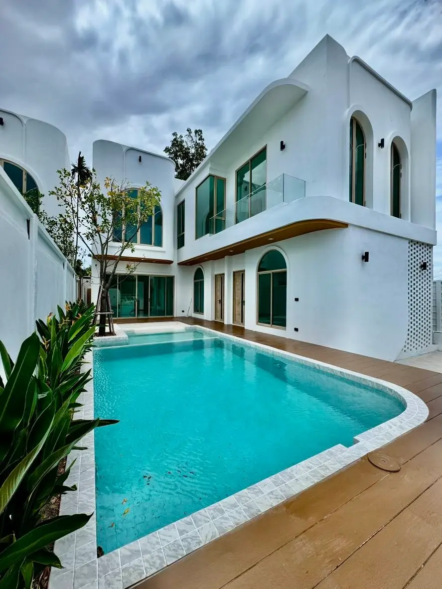 New Pool Villa - Near Jomtien Beach - 5 Bedroom - 6 Bathrooms