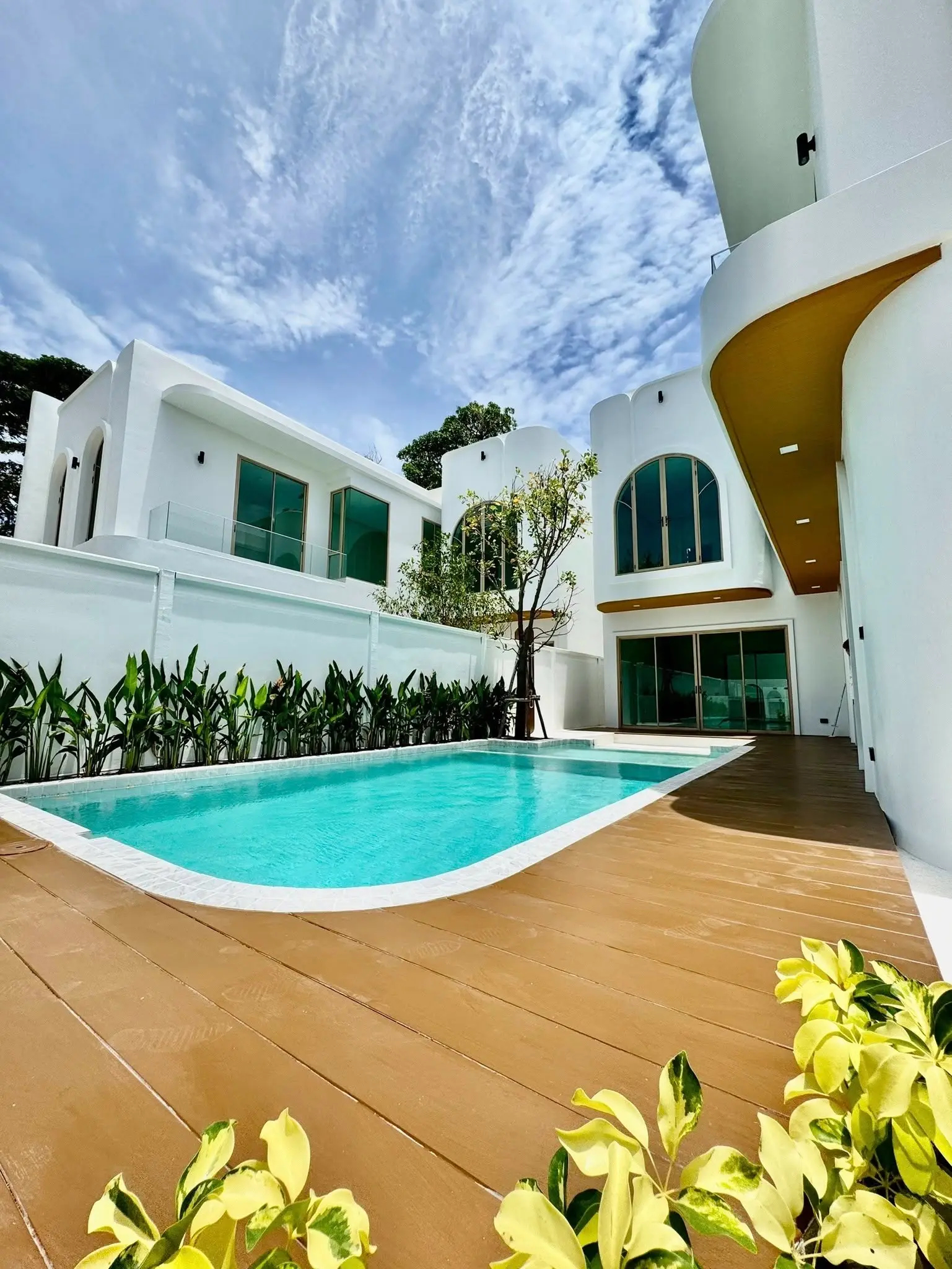 New Pool Villa - Near Jomtien Beach - 5 Bedroom - 6 Bathrooms
