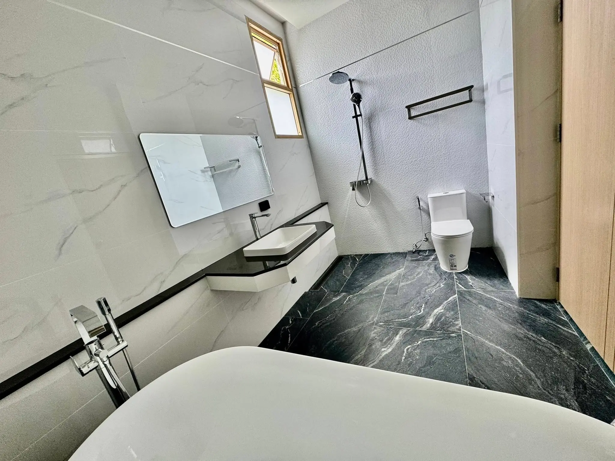 New Pool Villa - Near Jomtien Beach - 5 Bedroom - 6 Bathrooms